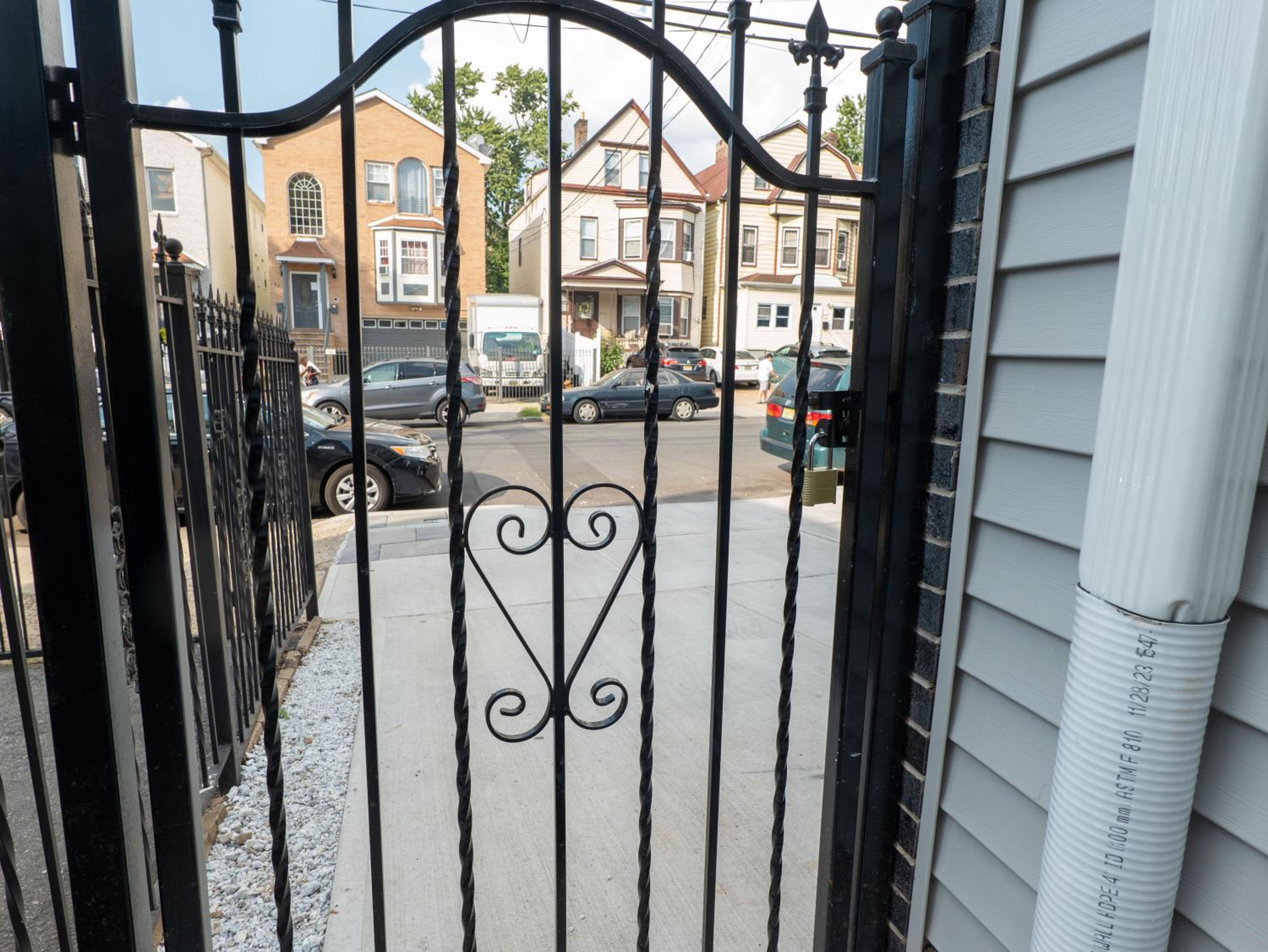 4 New Apts - 3 Bed Apt 1st Floor & 3 Bed Apt 2nd Floor - 1 Bed Studio Apt Ground Floor & 1 Bed Studio Apt Ground Floor near Penn Station EWR Airport Beth I, photo 60