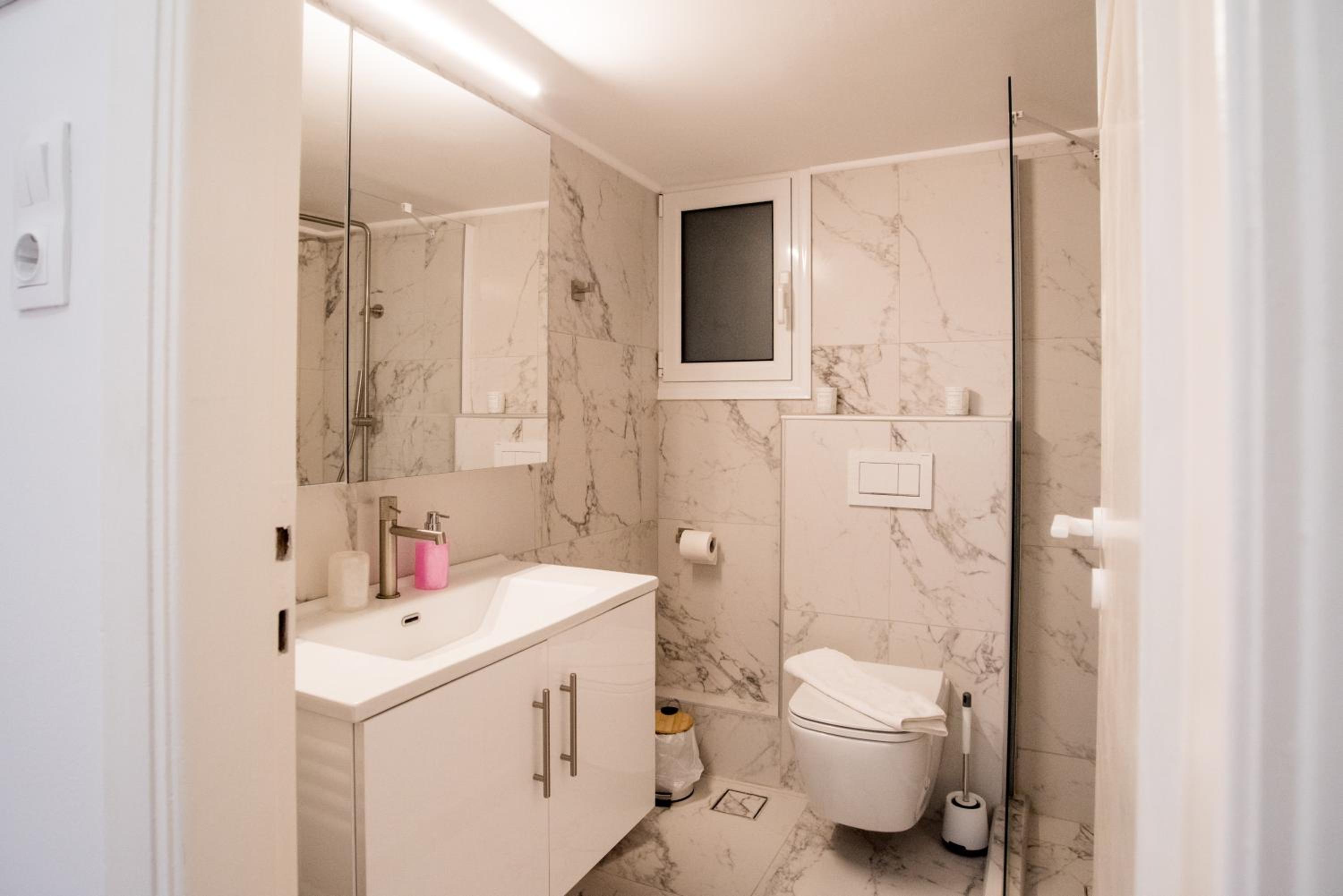 Prime Location, Renovated Flat!