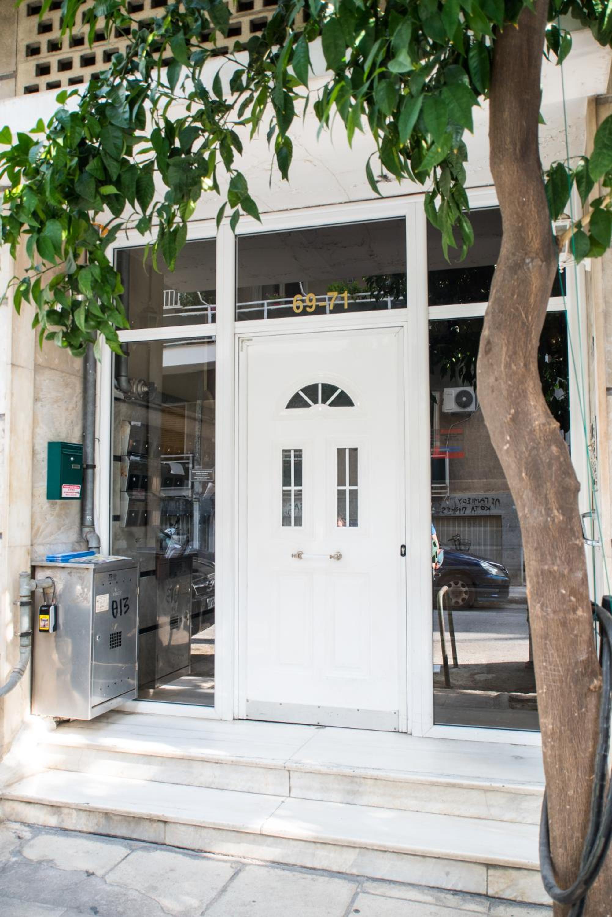 Prime Location, Renovated Flat!