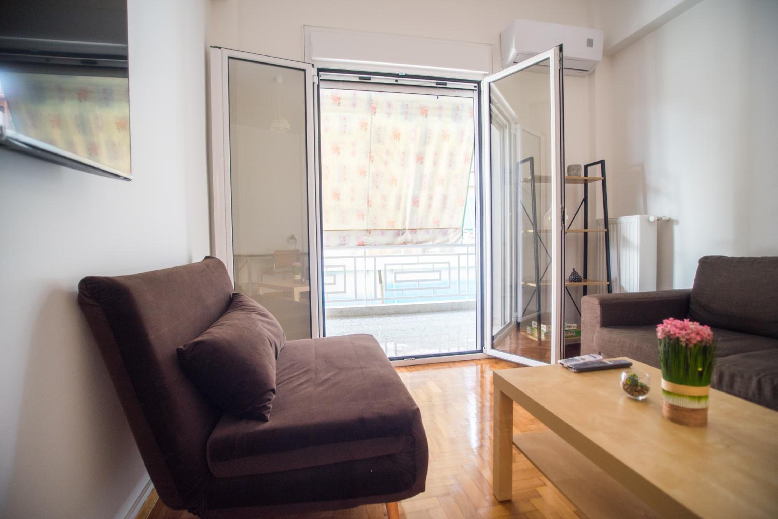 Prime Location, Renovated Flat!