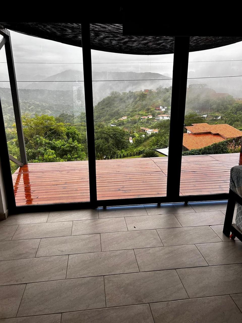 Cabaña Cedro Amarillo - Jacuzzi Grande Con Calefacción - Cerca a Medellín