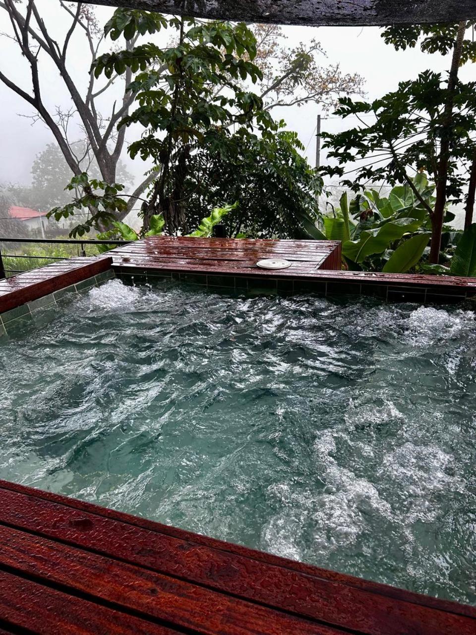 Cabaña Cedro Amarillo - Jacuzzi Grande Con Calefacción - Cerca a Medellín