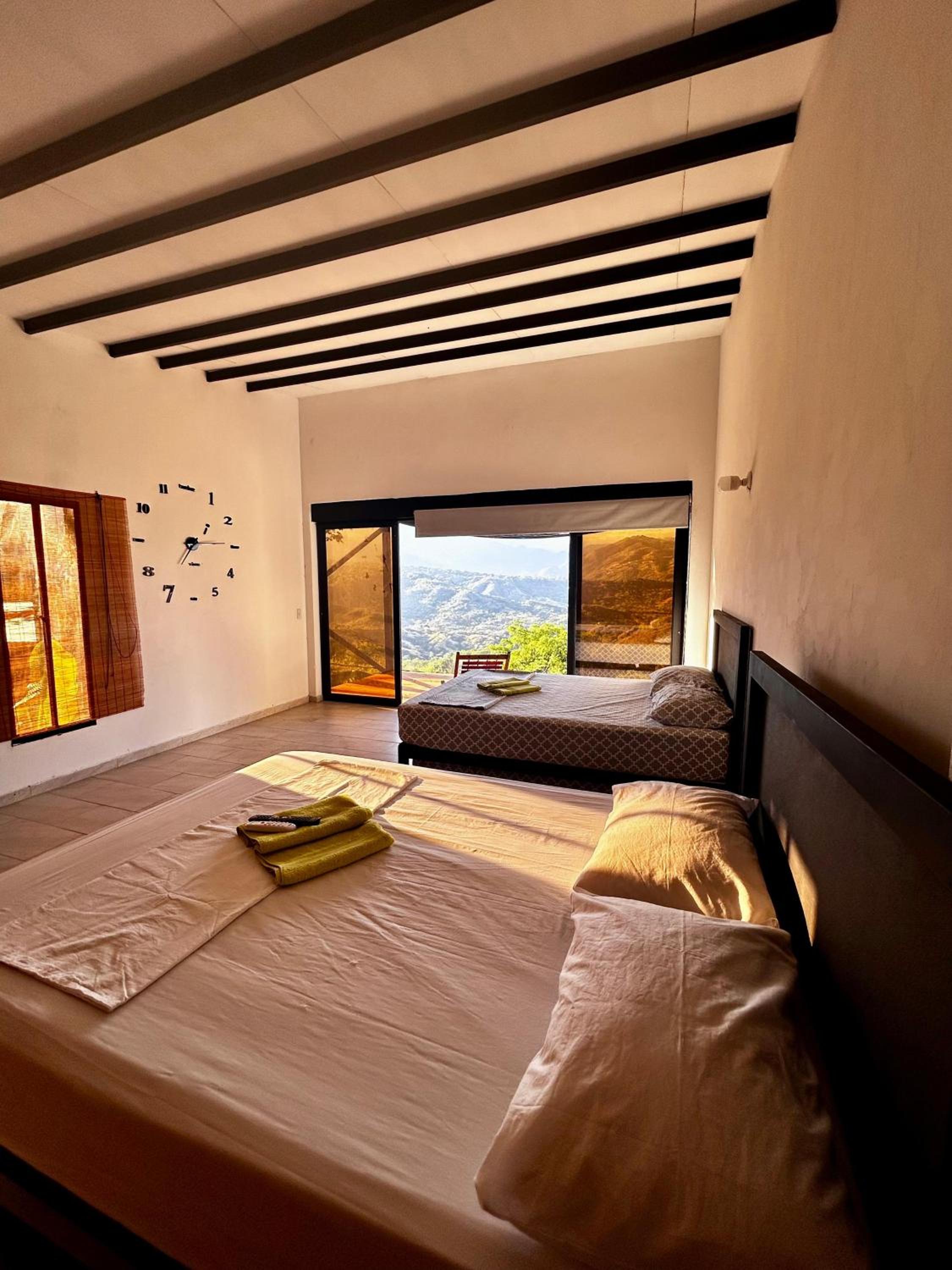 Cabaña Cedro Amarillo - Jacuzzi Grande Con Calefacción - Cerca a Medellín