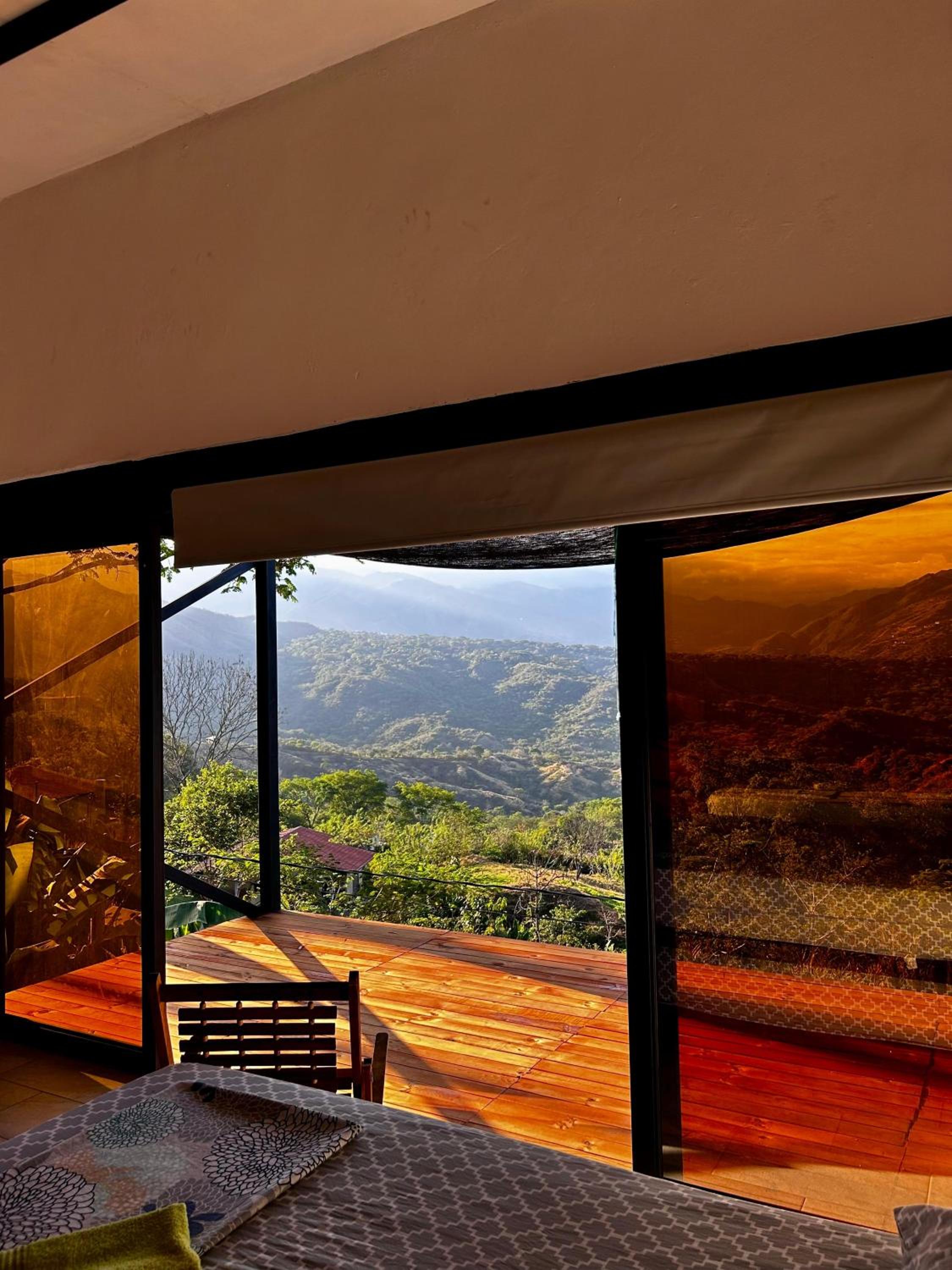 Cabaña Cedro Amarillo - Jacuzzi Grande Con Calefacción - Cerca a Medellín