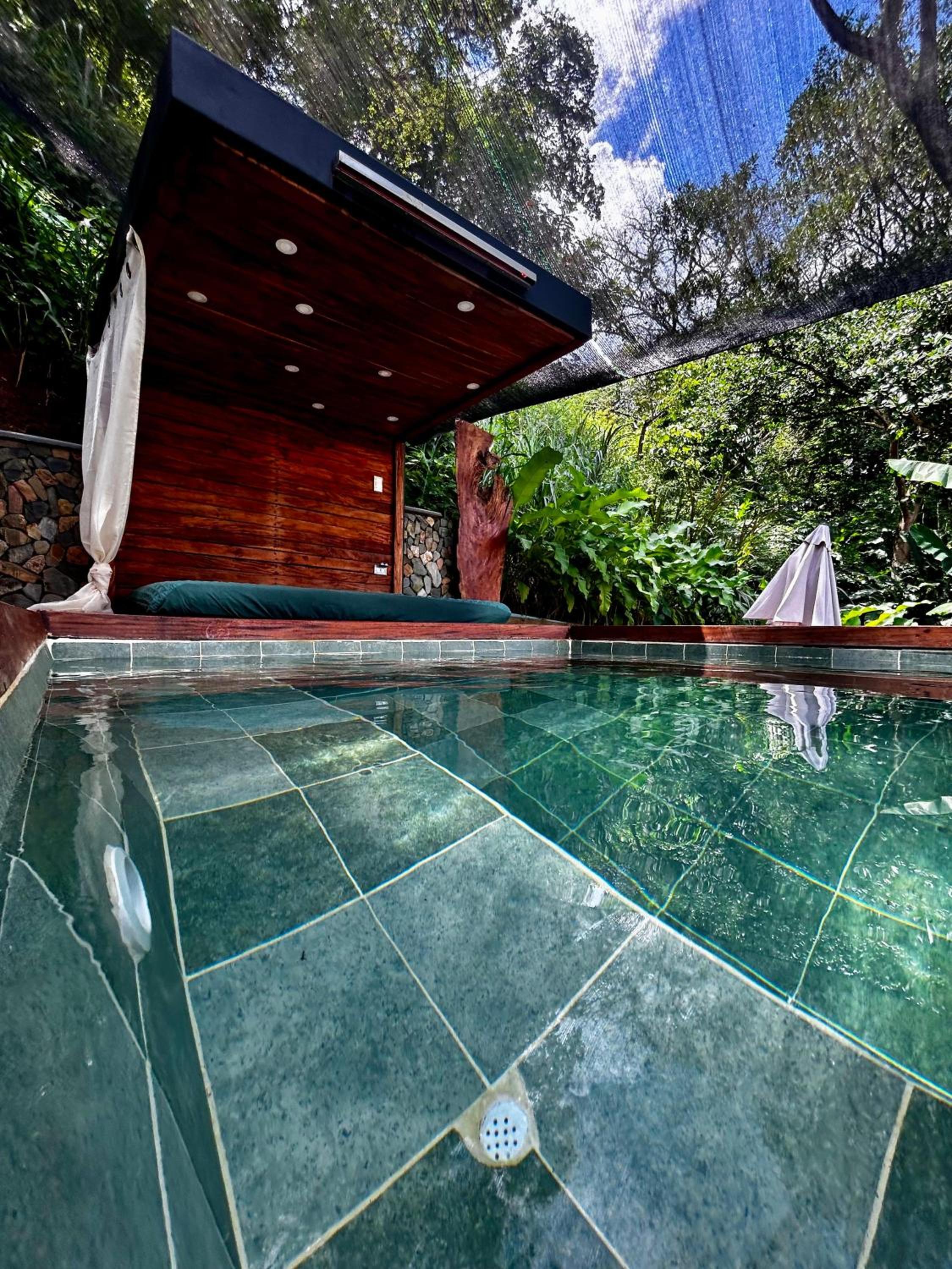 Cabaña Cedro Amarillo - Jacuzzi Grande Con Calefacción - Cerca a Medellín