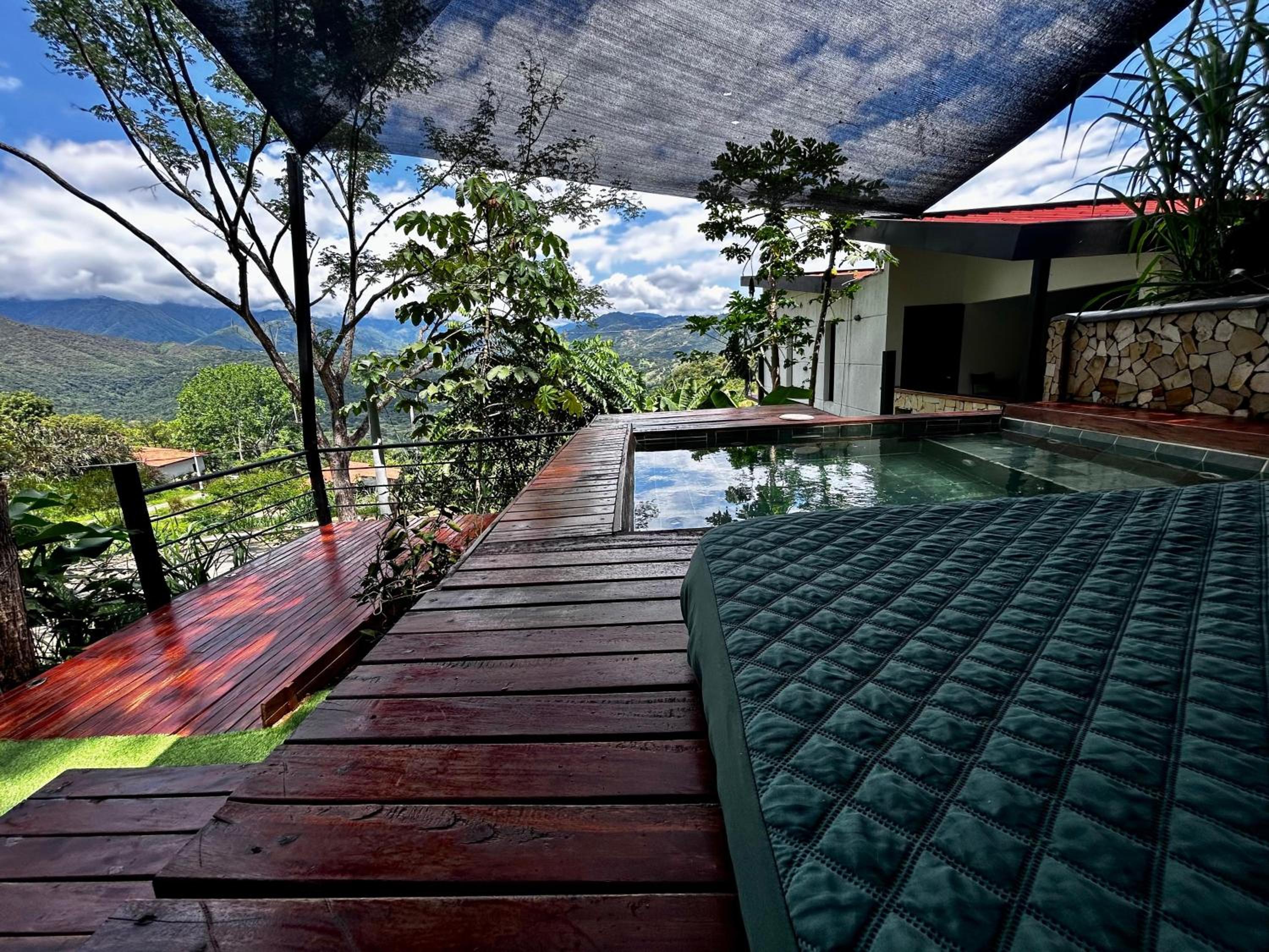 Cabaña Cedro Amarillo - Jacuzzi Grande Con Calefacción - Cerca a Medellín