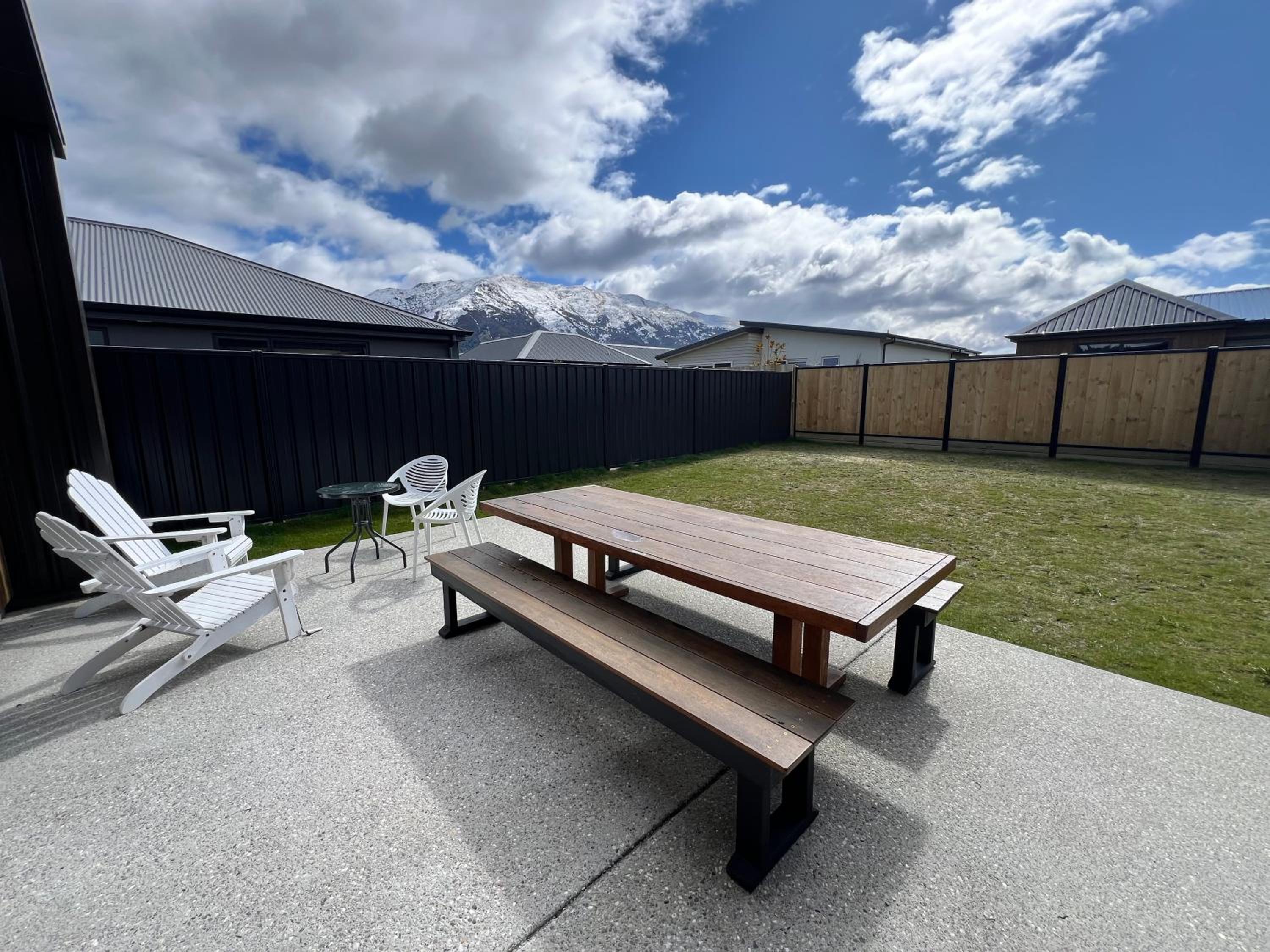 The Yellow Door at Lake Hawea