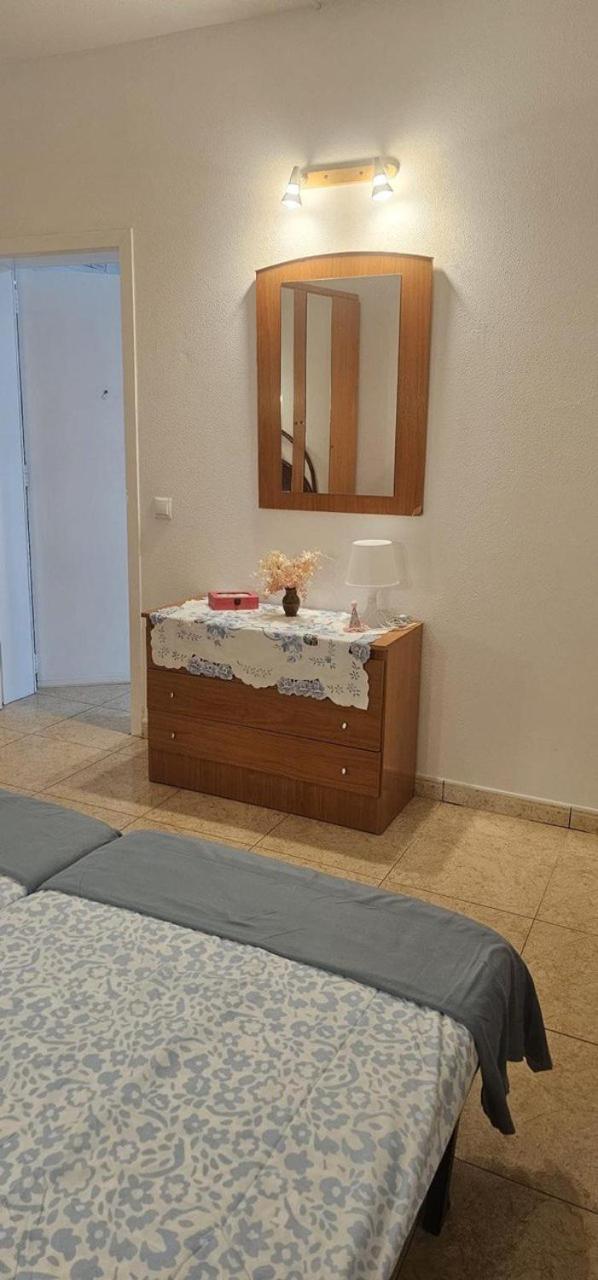 Hercules 2 bedroom Apartment, Costa del Silencio view 3