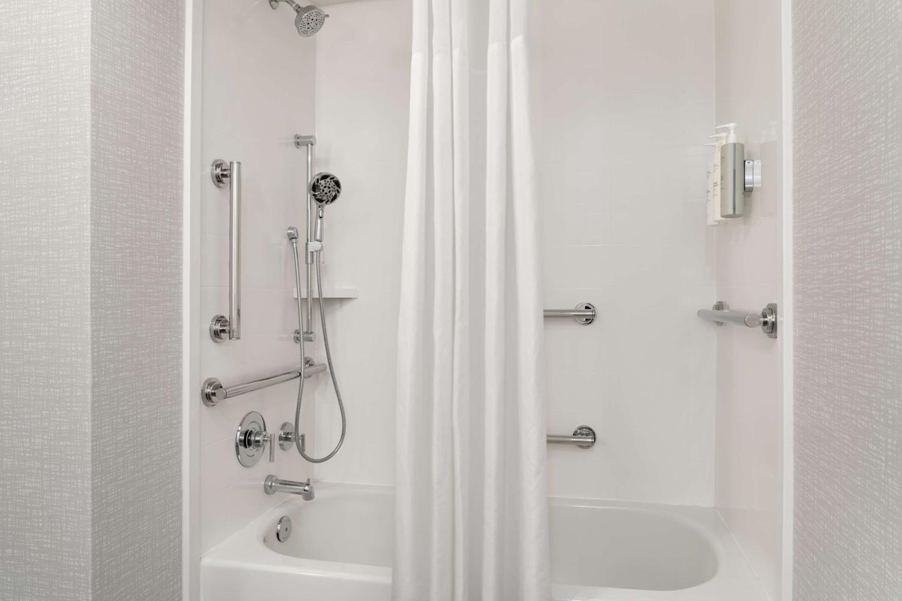 Spring Lake Vacations - Hampton Inn Spring Lake Fayetteville - Property Image 72