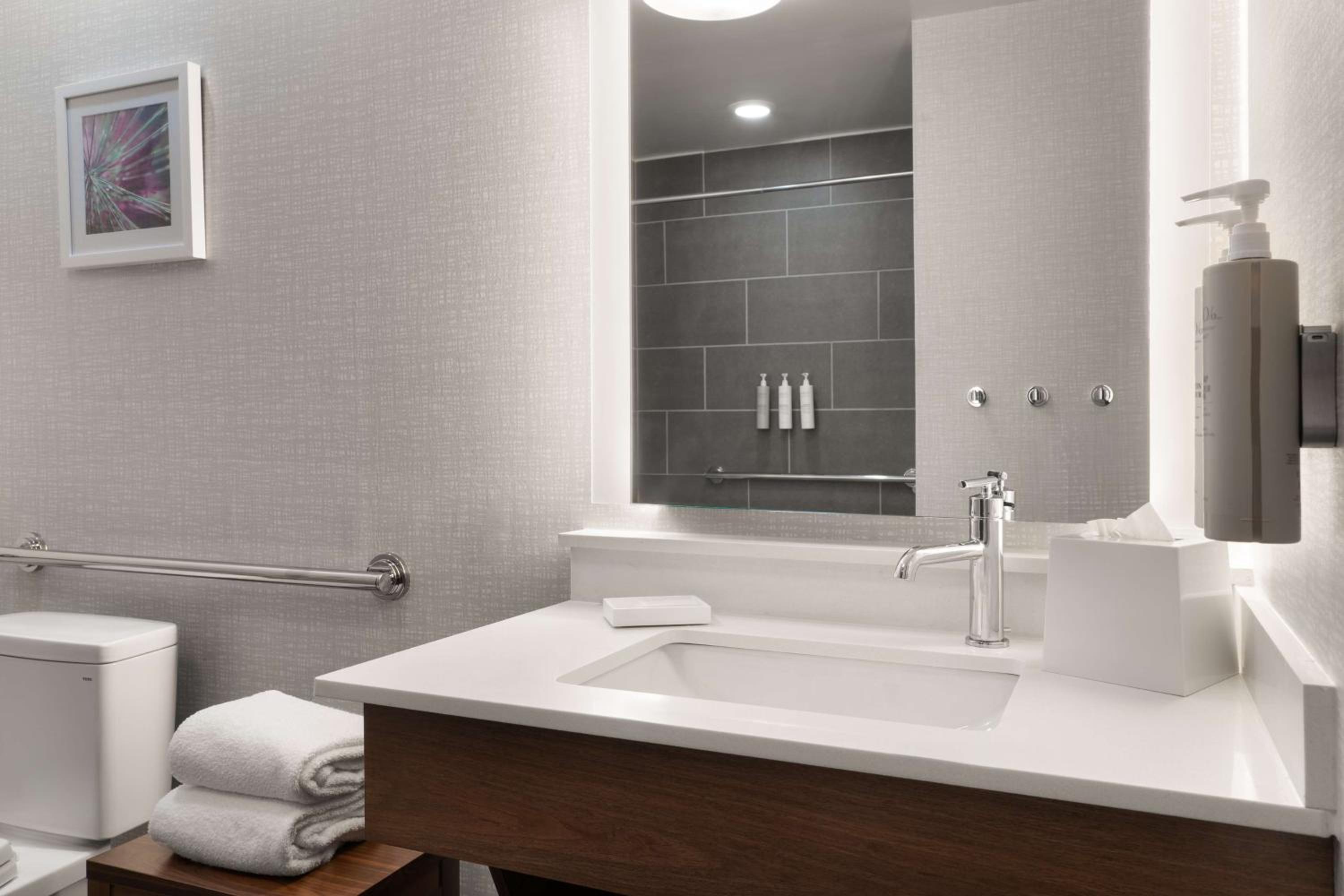 Spring Lake Vacations - Hampton Inn Spring Lake Fayetteville - Property Image 22