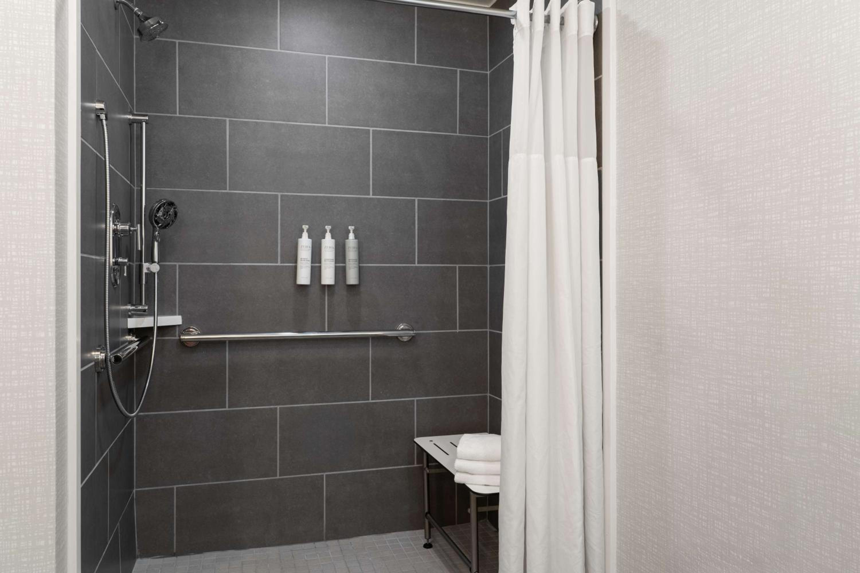 Spring Lake Vacations - Hampton Inn Spring Lake Fayetteville - Property Image 37