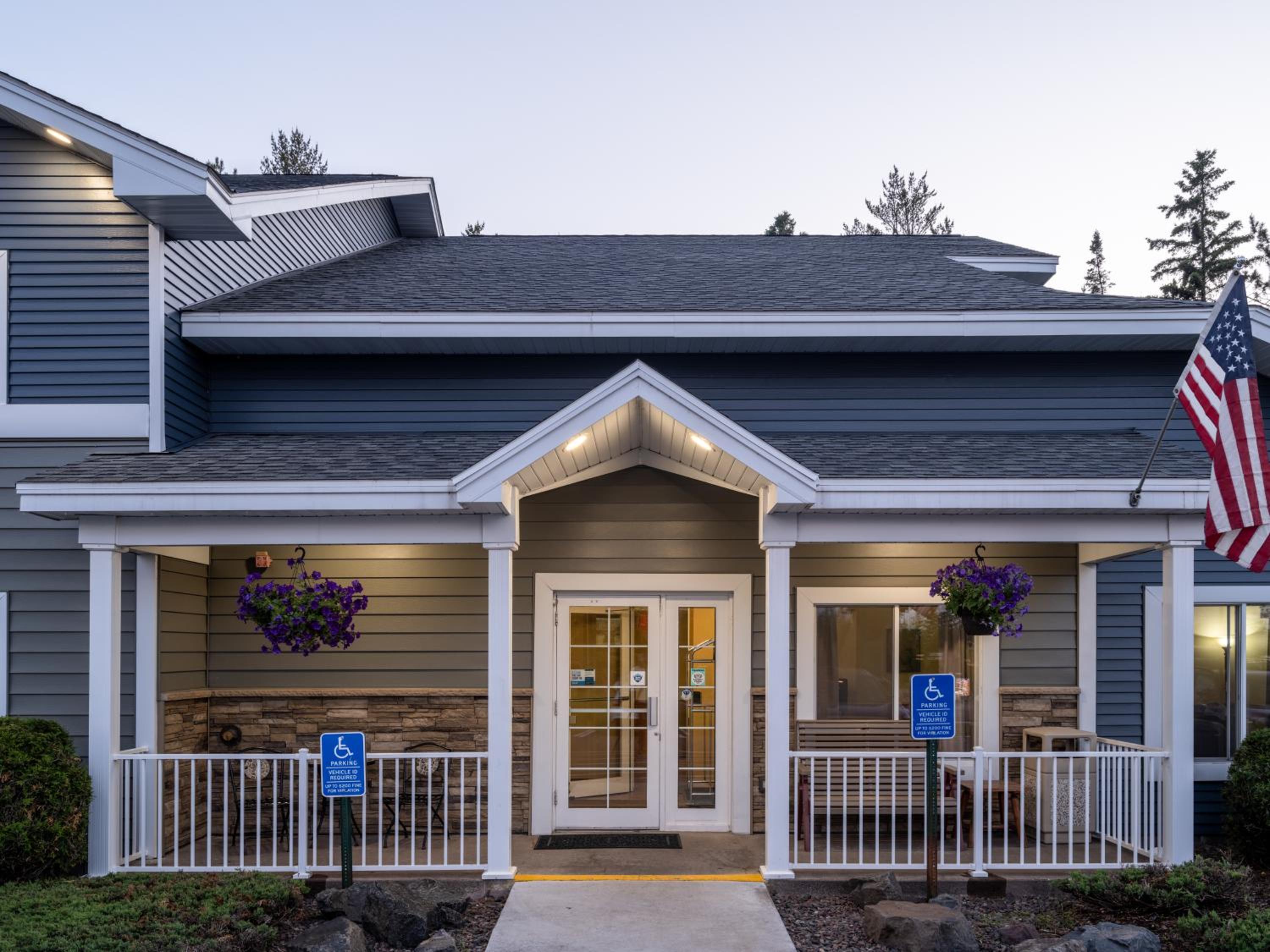 Country Inn Two Harbors