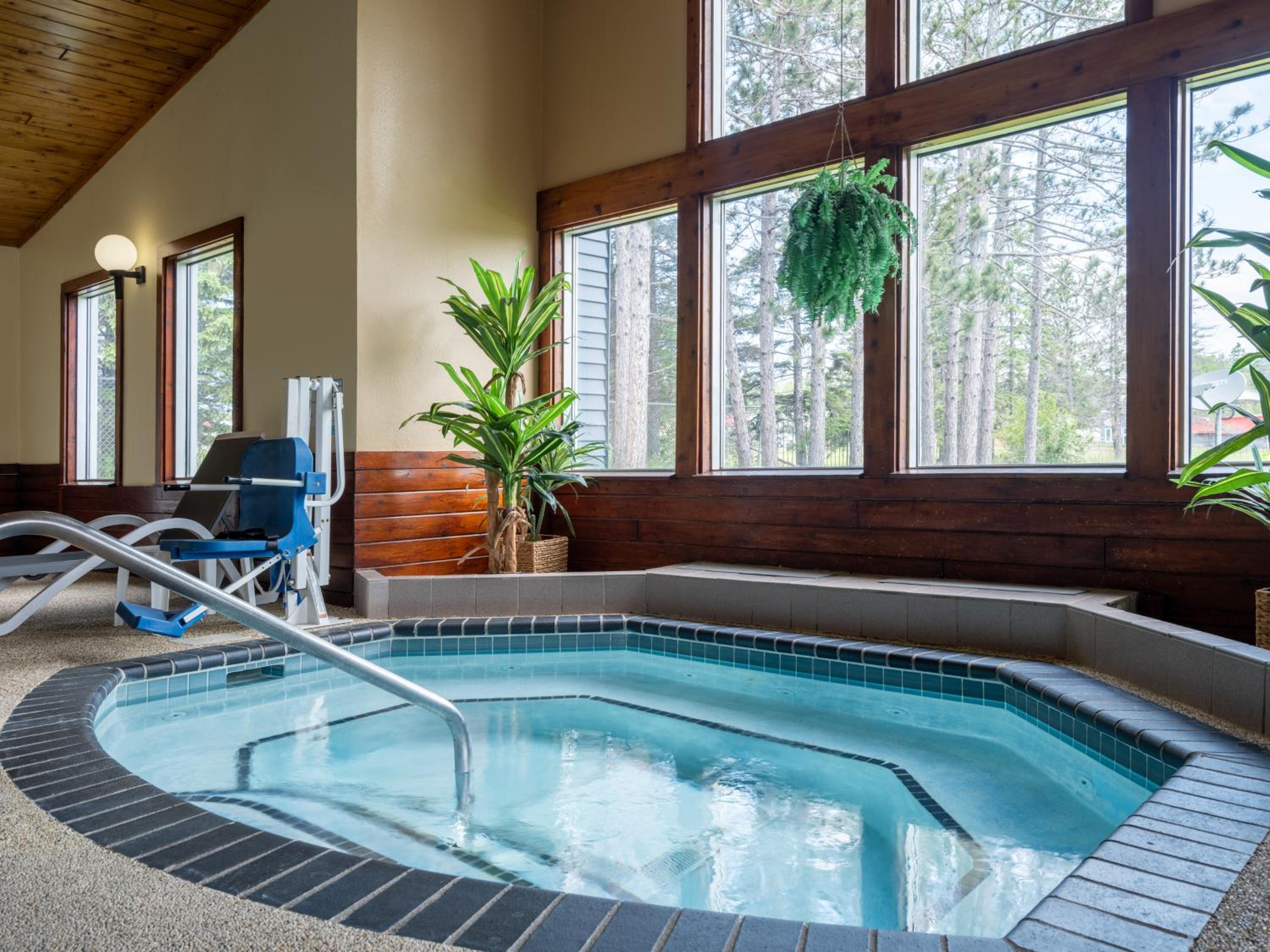 Country Inn Two Harbors