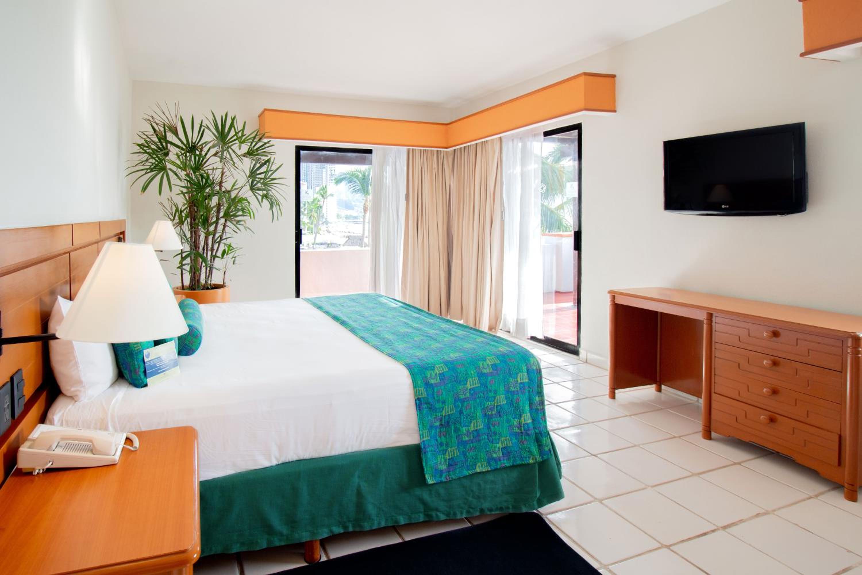 Puerto Vallarta Vacations - Plaza Pelicanos Club Beach Resort All Inclusive - Property Image 82