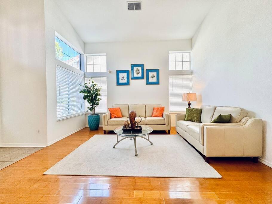 San Jose Vacations - Furnished 4BD-3BA Union City Home Central Location - Property Image 2