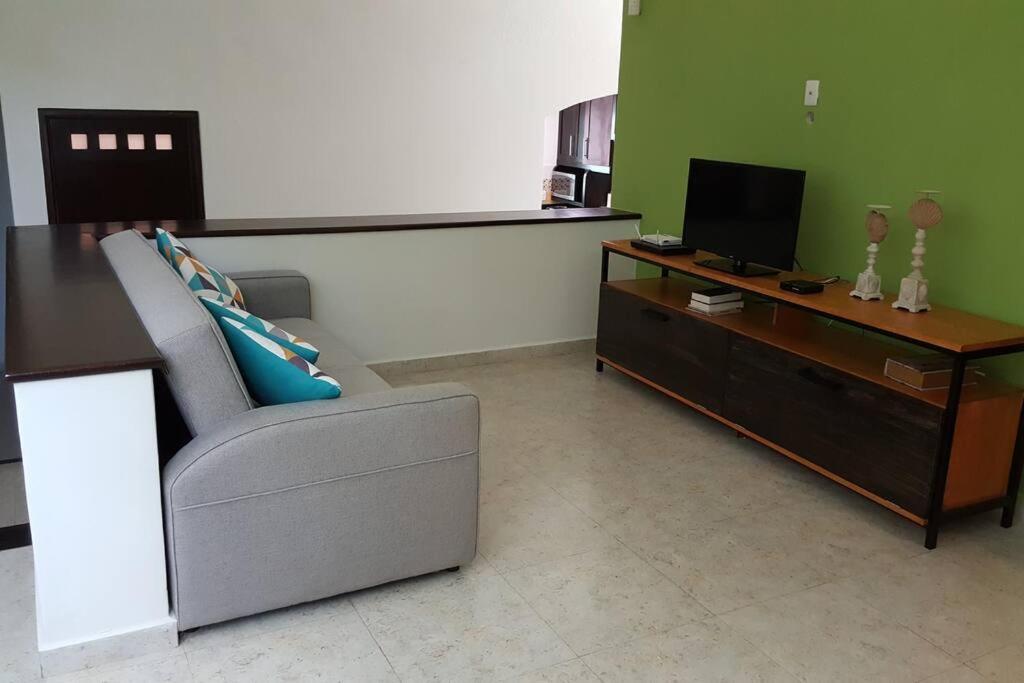 House completely furnished Total privacy 8Pax