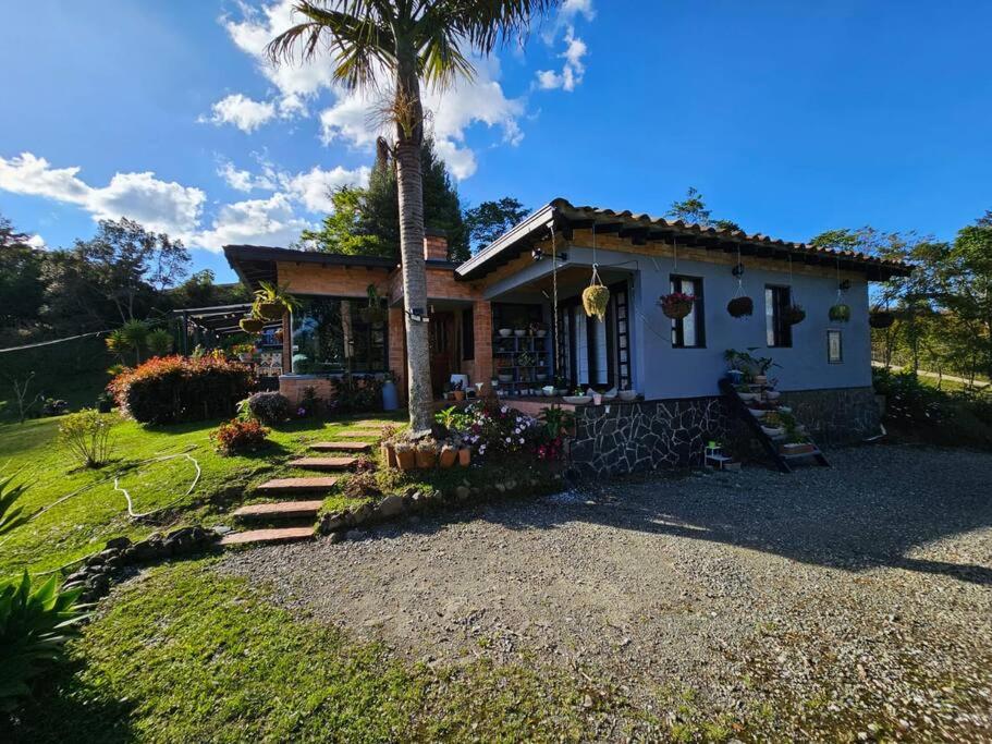 Hermosa Casafinca en el Alto