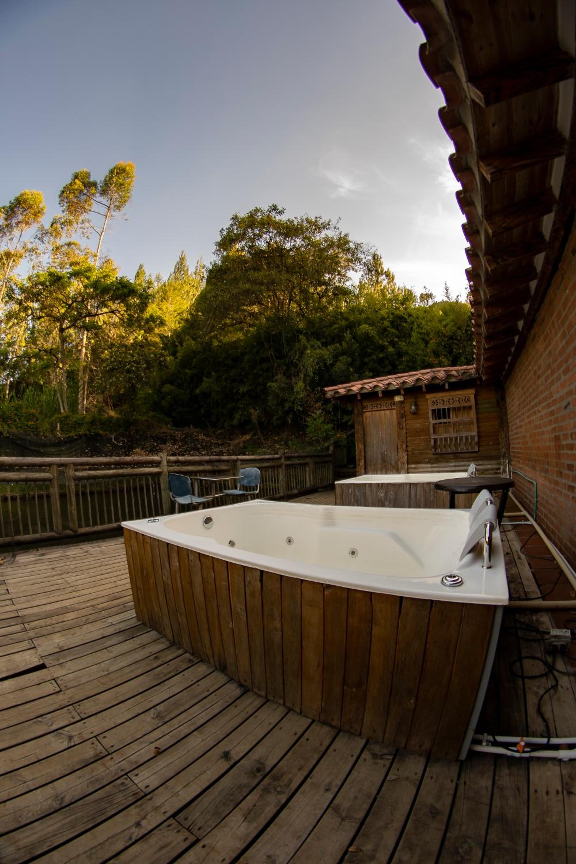 Refugio Natural - Guarne - Cabañas Ecológicas con Jacuzzi e hidromasaje