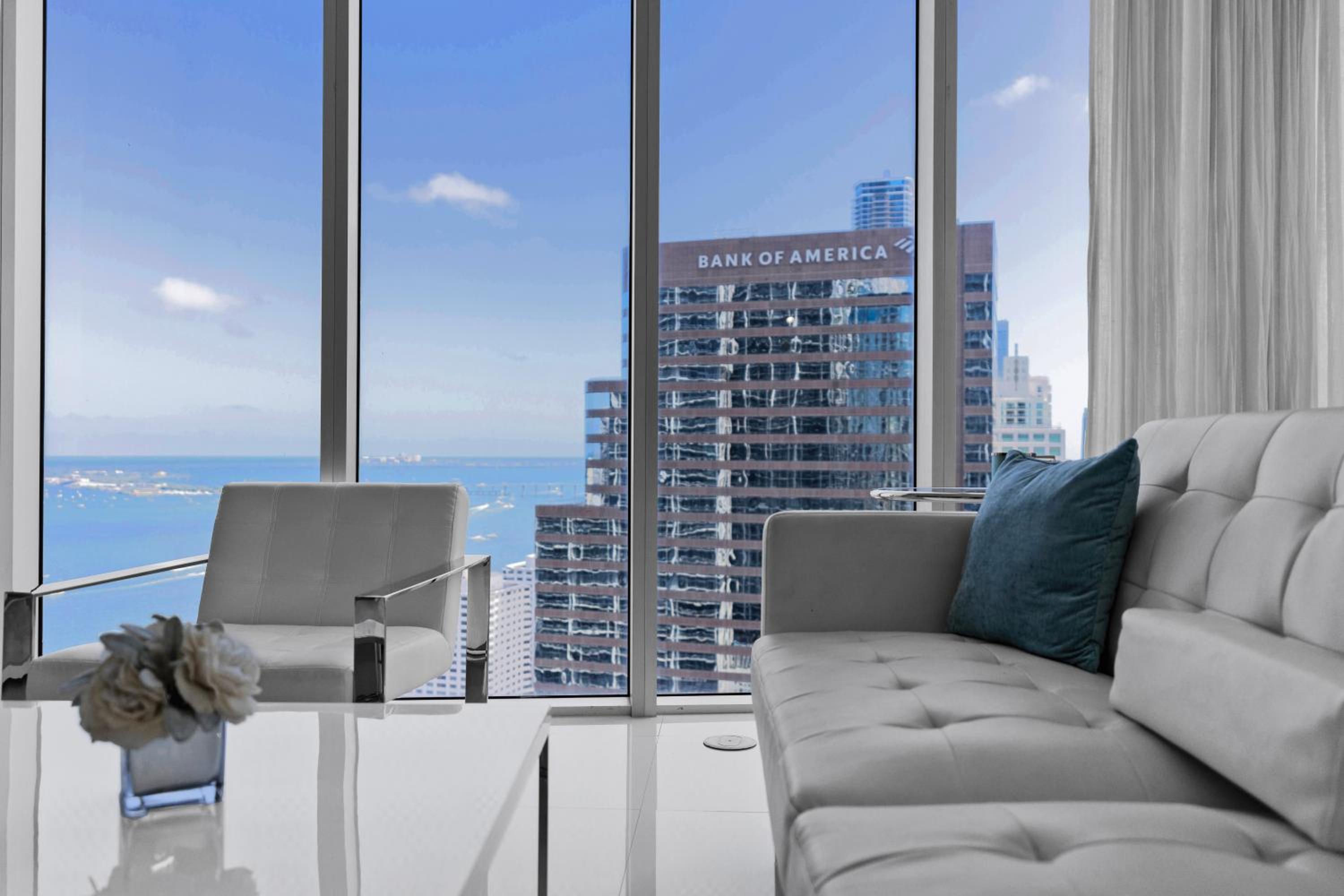 Large Suites in Hotel W with bay views