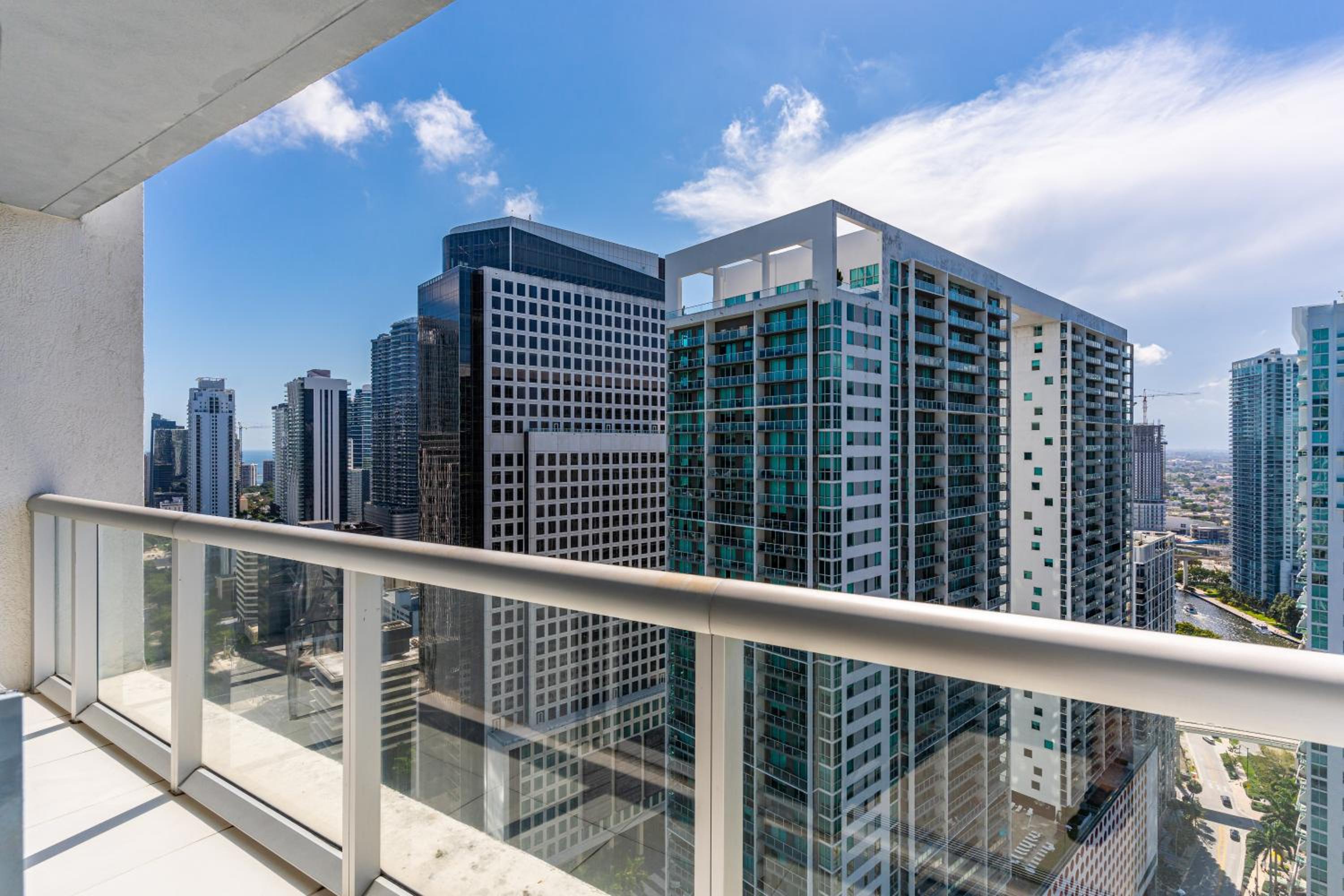 Large Suites in Hotel W with bay views