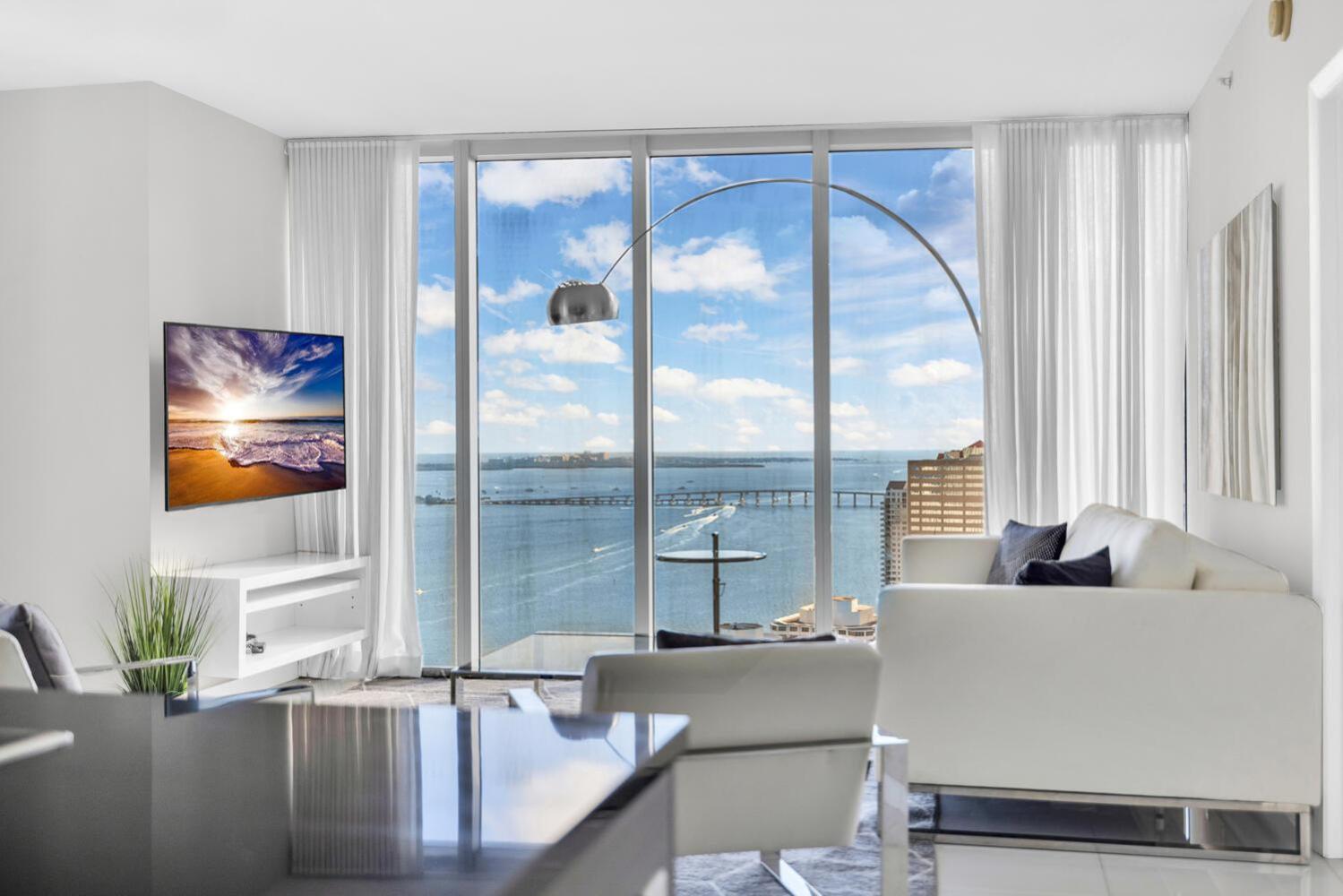 Large Suites in Hotel W with bay views