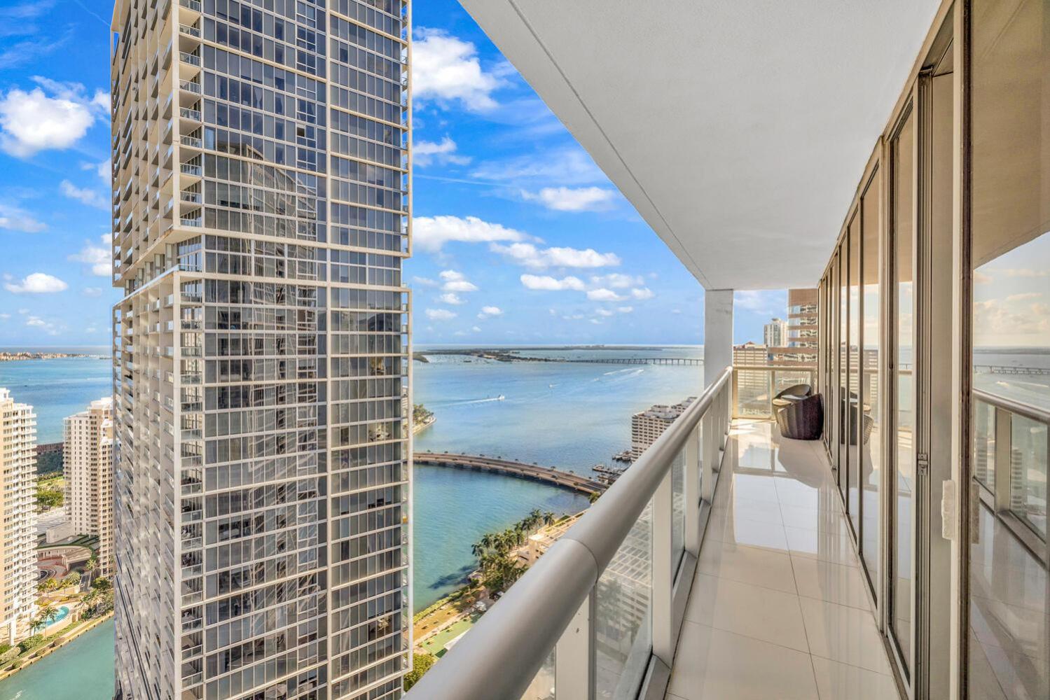 Large Suites in Hotel W with bay views