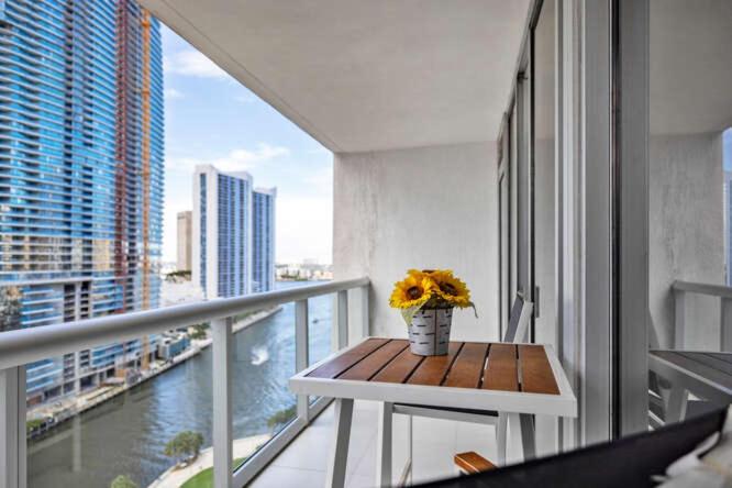Large Suites in Hotel W with bay views
