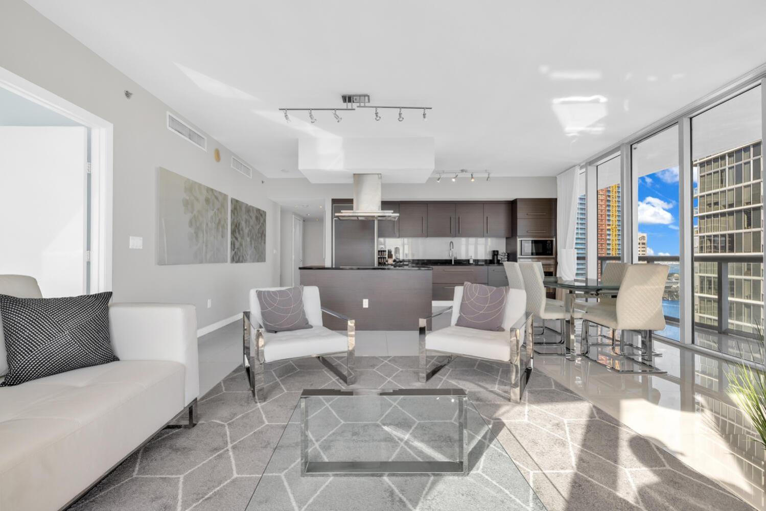 Large Suites in Hotel W with bay views