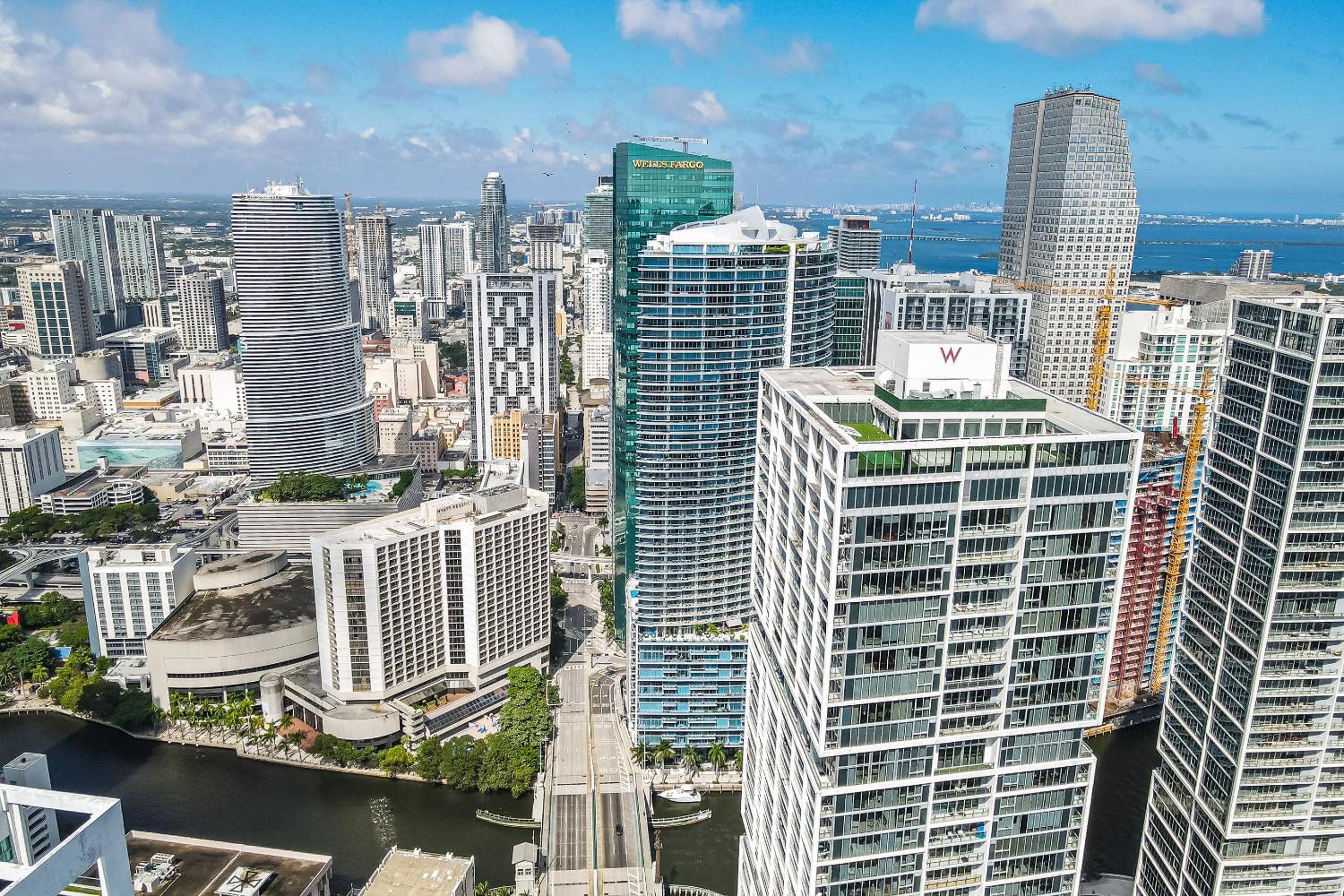 Large Suites in Hotel W with bay views