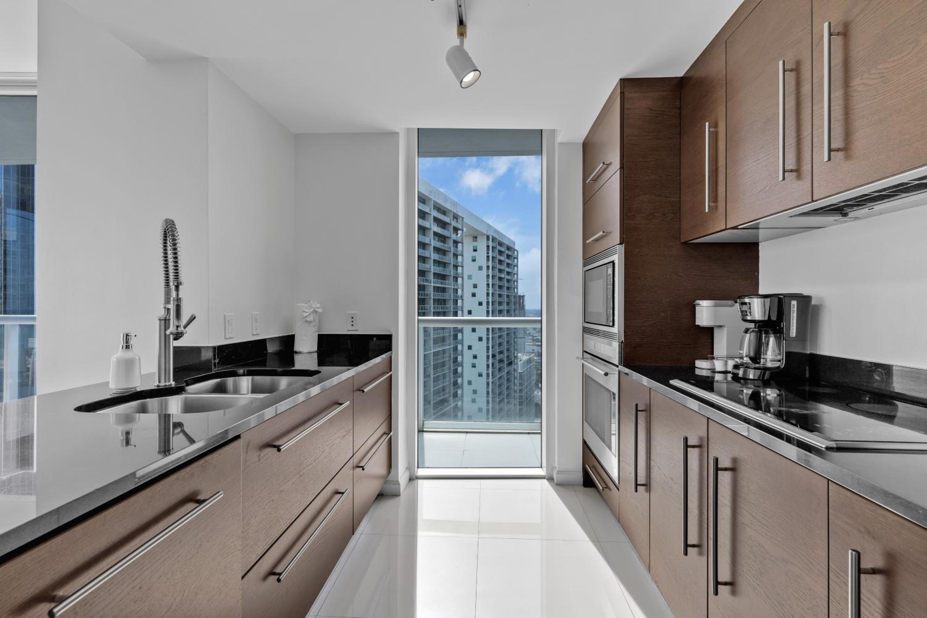 Large Suites in Hotel W with bay views