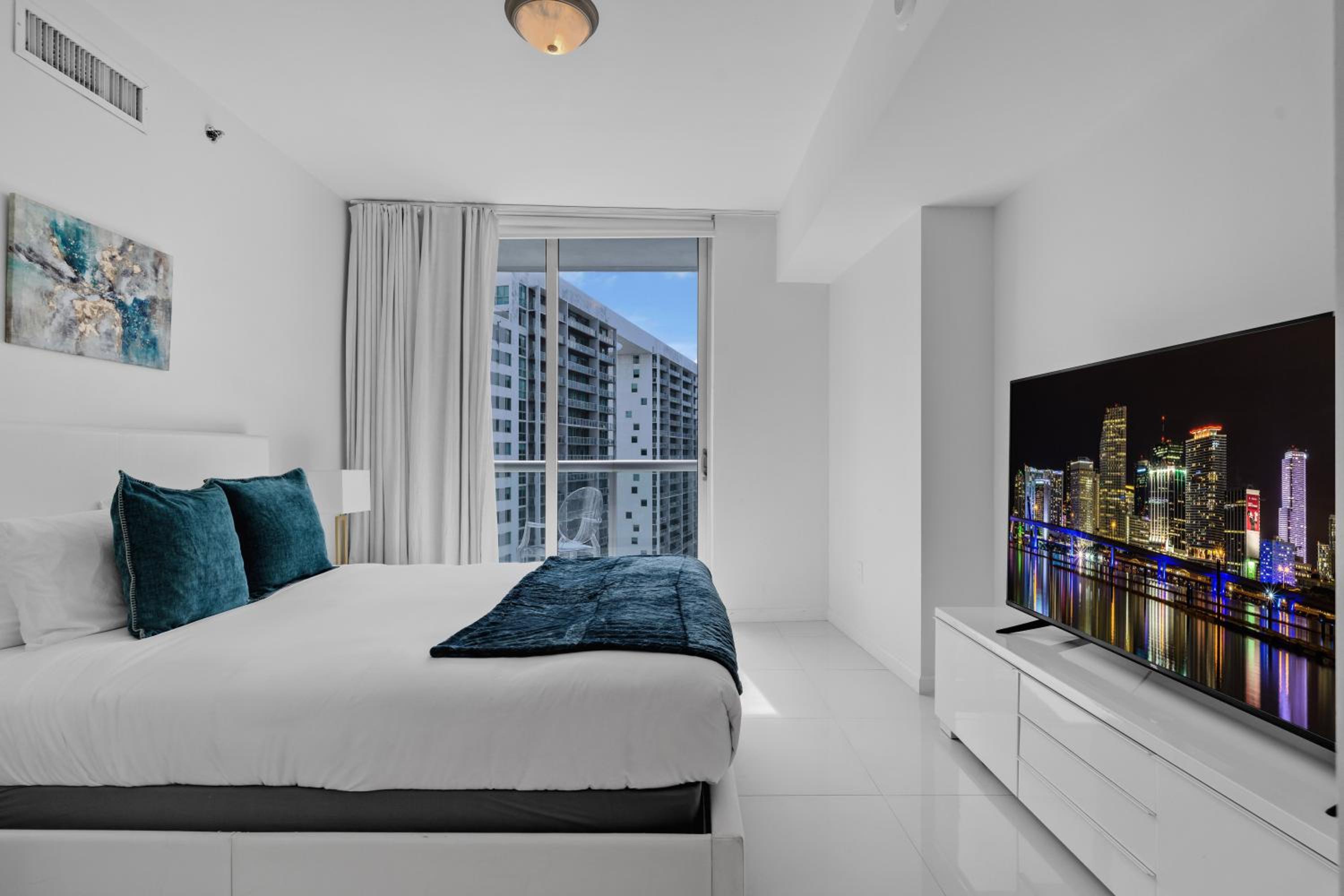 Large Suites in Hotel W with bay views