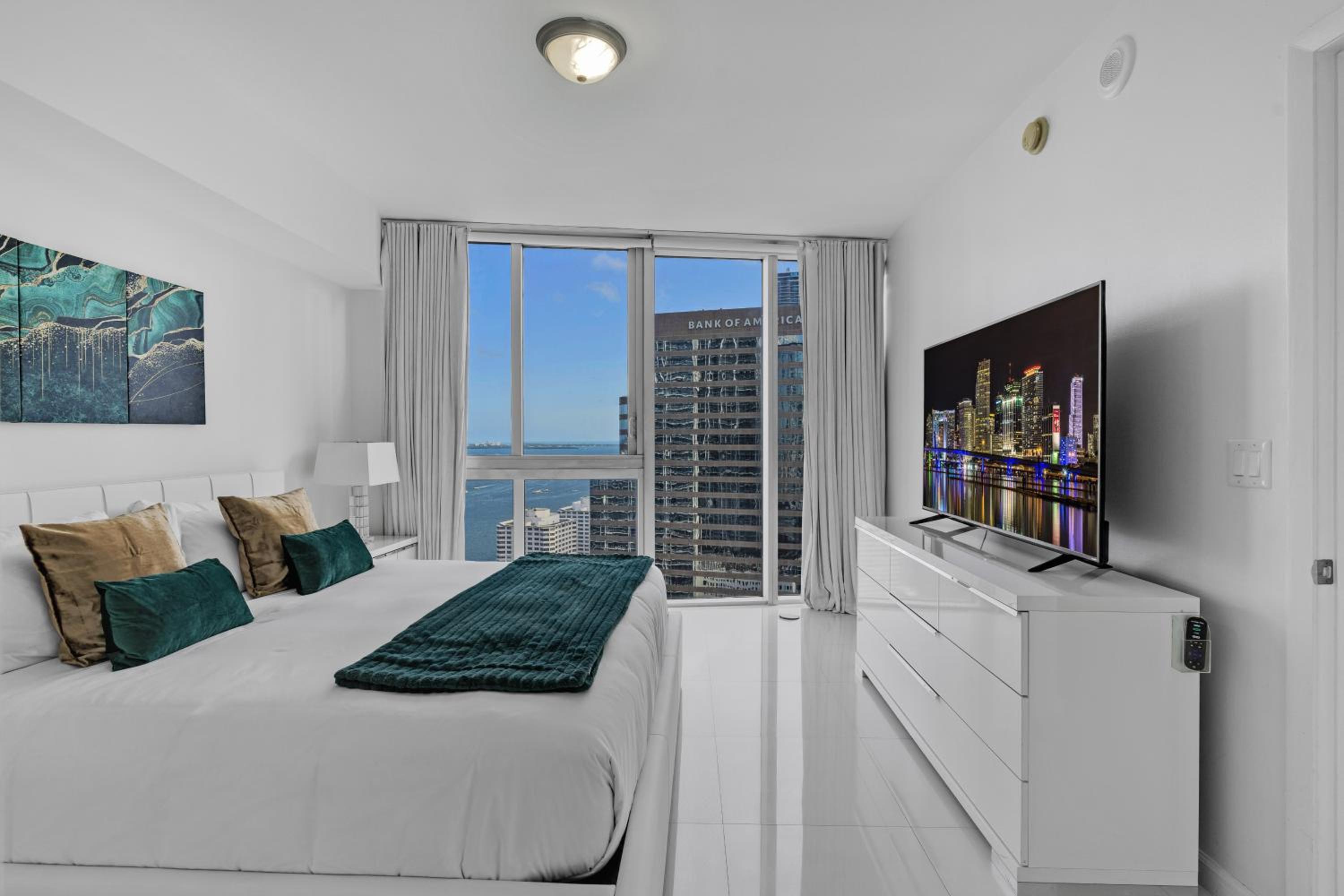 Large Suites in Hotel W with bay views