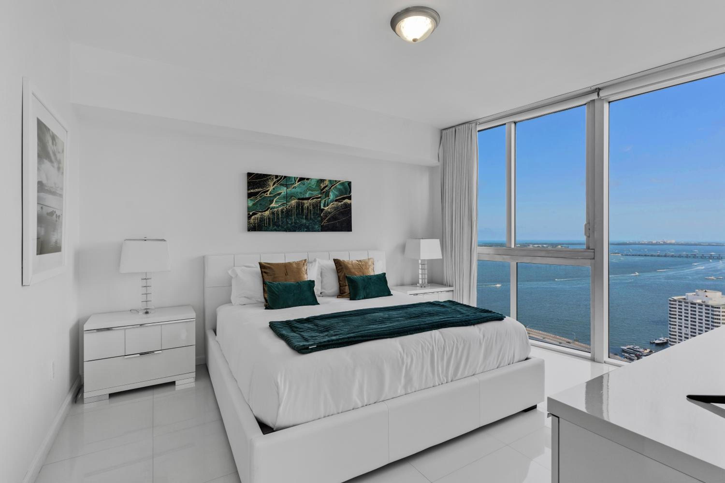 Large Suites in Hotel W with bay views