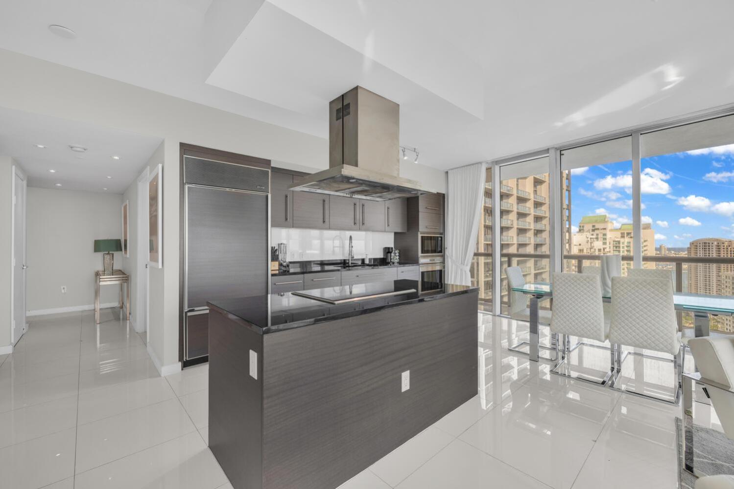 Large Suites in Hotel W with bay views