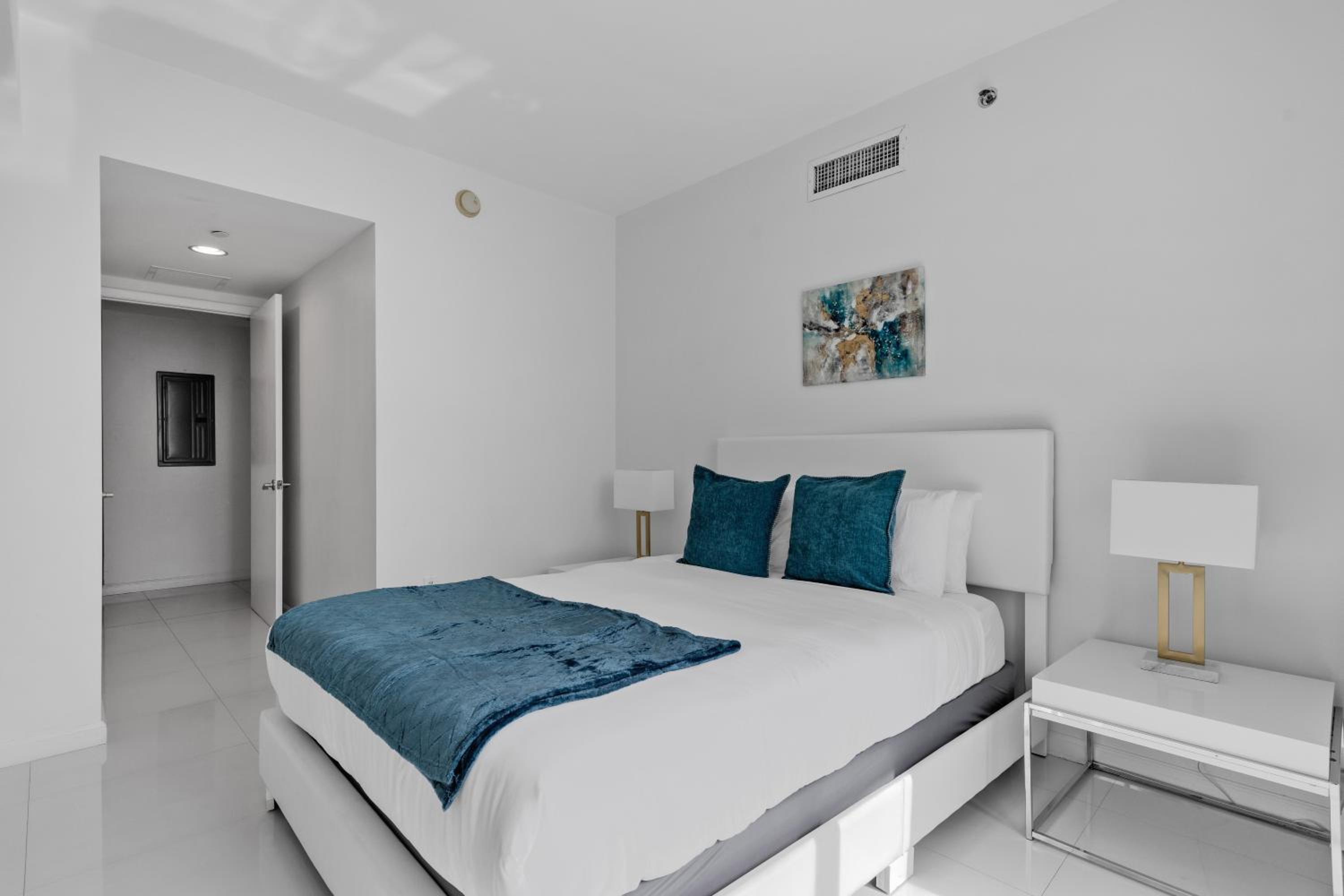 Large Suites in Hotel W with bay views