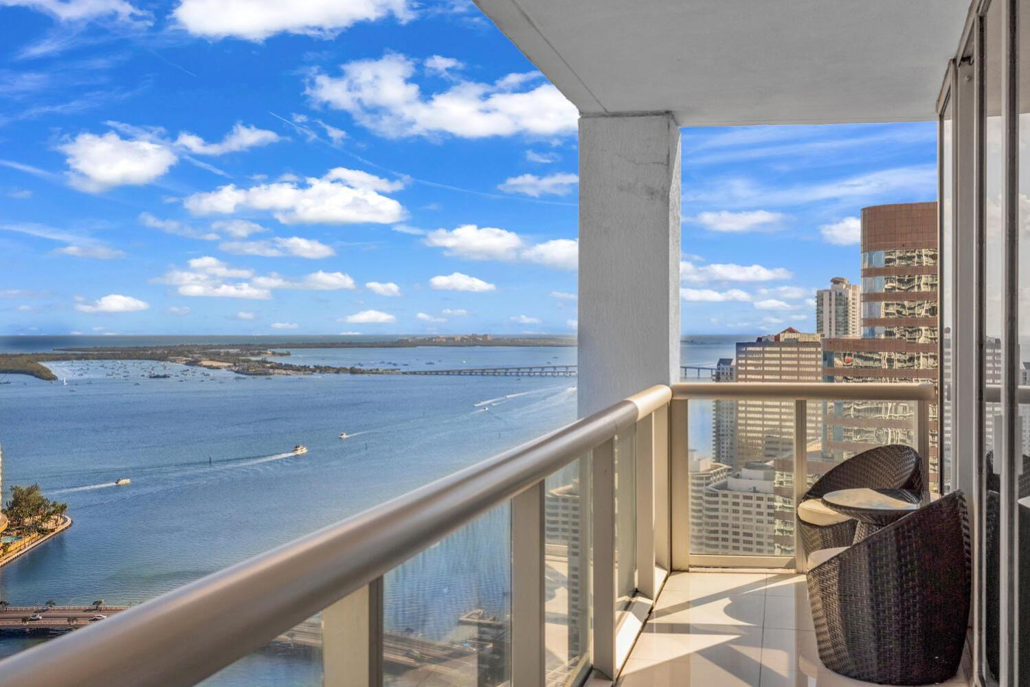 Large Suites in Hotel W with bay views