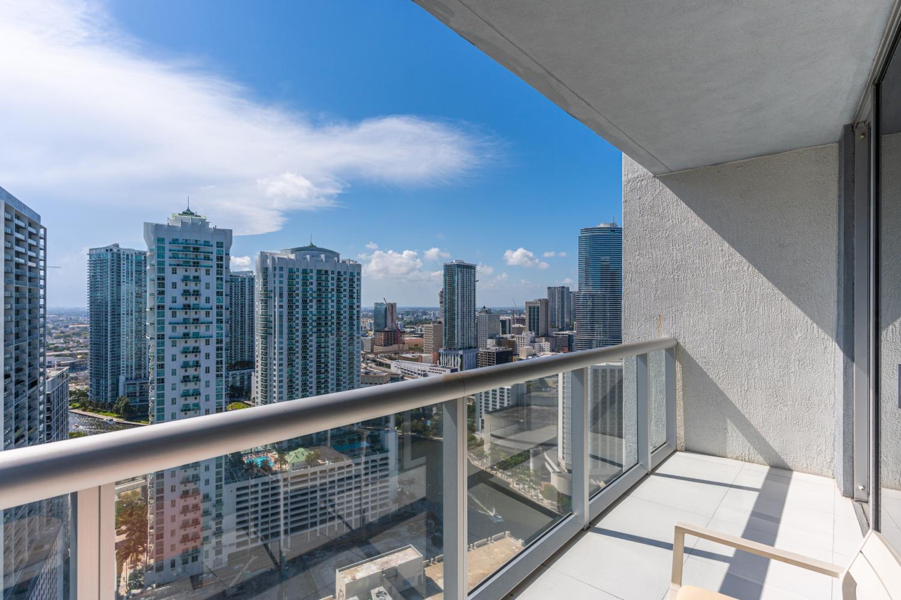 Large Suites in Hotel W with bay views