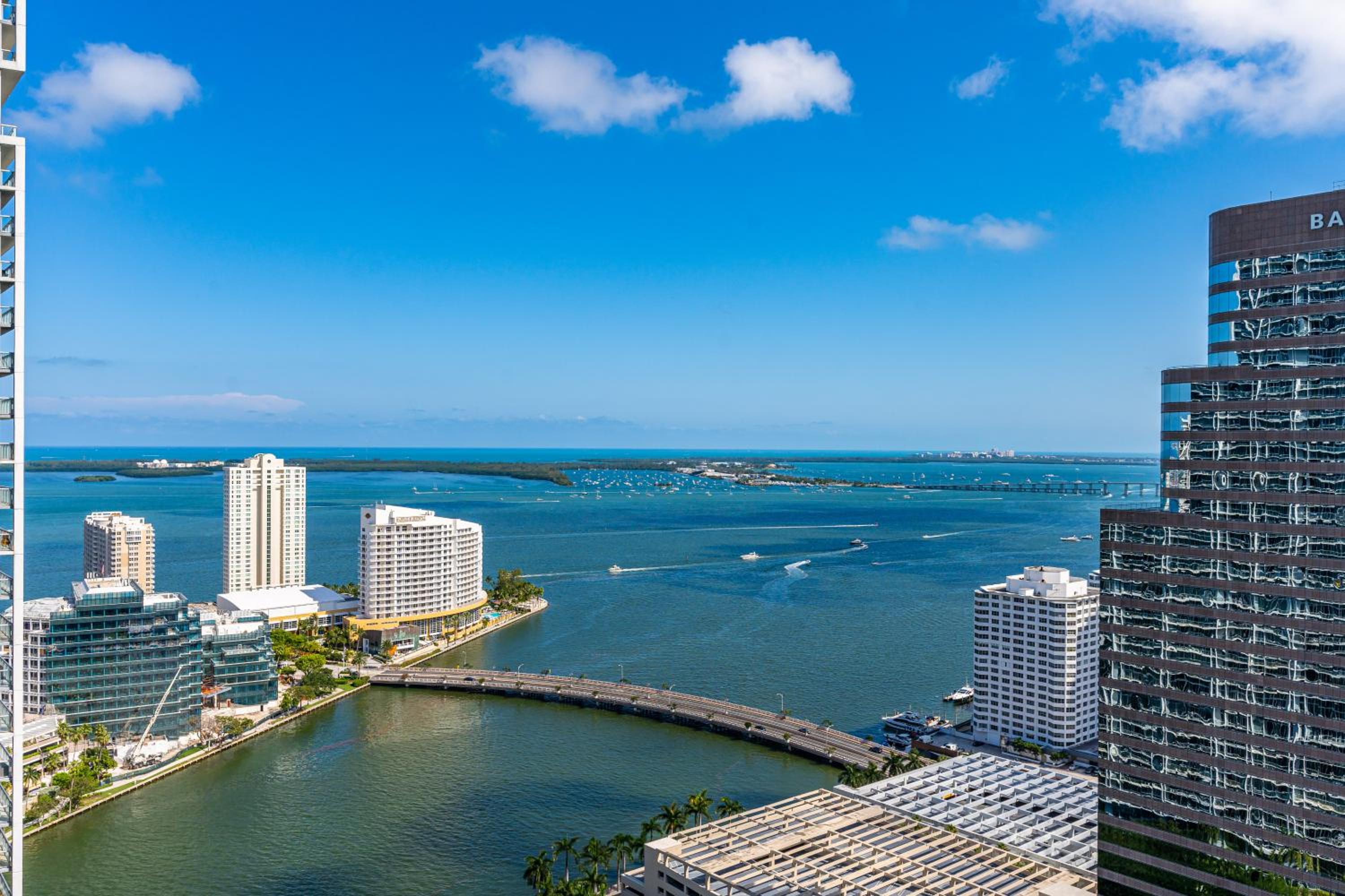 Large Suites in Hotel W with bay views