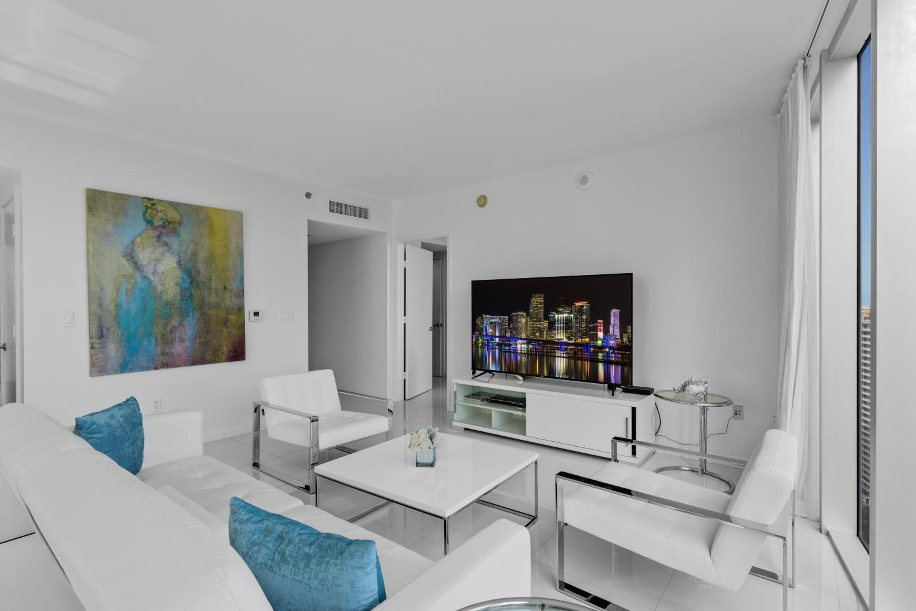 Large Suites in Hotel W with bay views