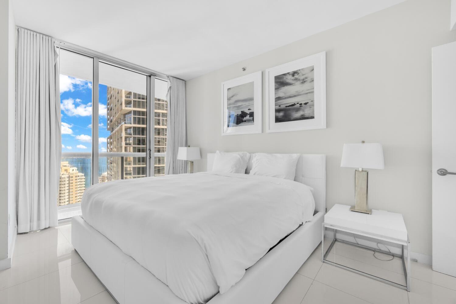 Large Suites in Hotel W with bay views
