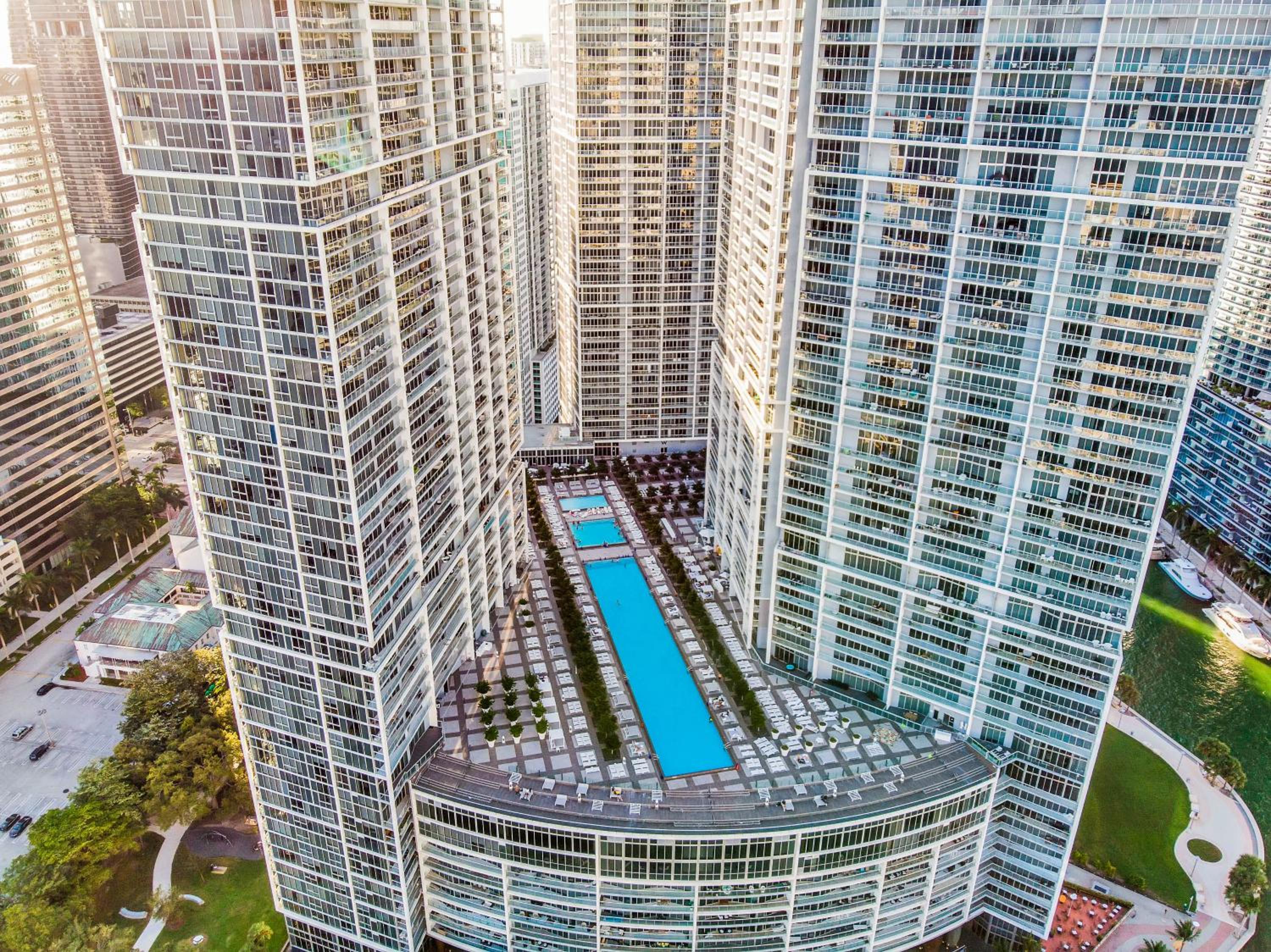 Large Suites in Hotel W with bay views