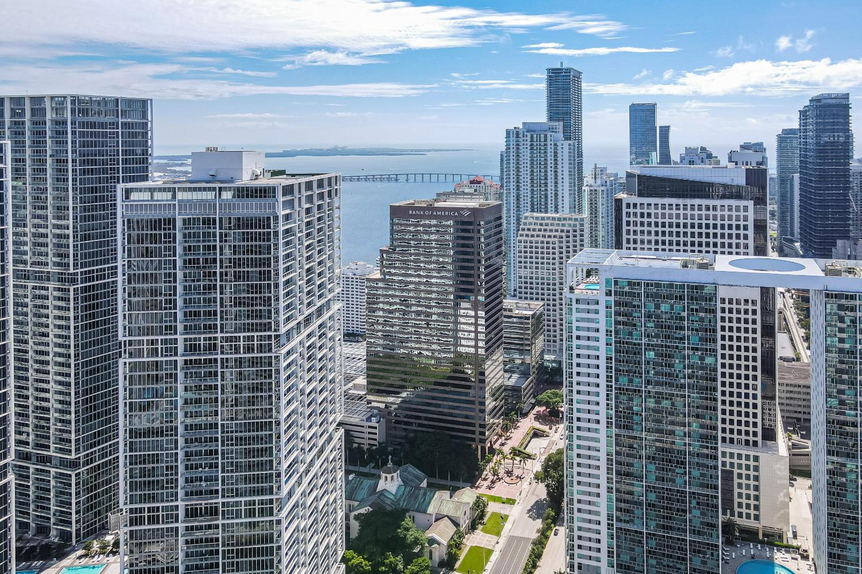 Large Suites in Hotel W with bay views
