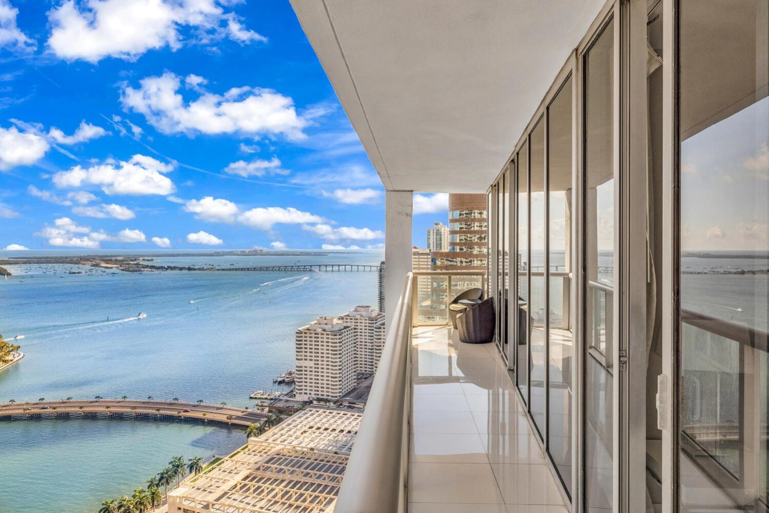 Large Suites in Hotel W with bay views