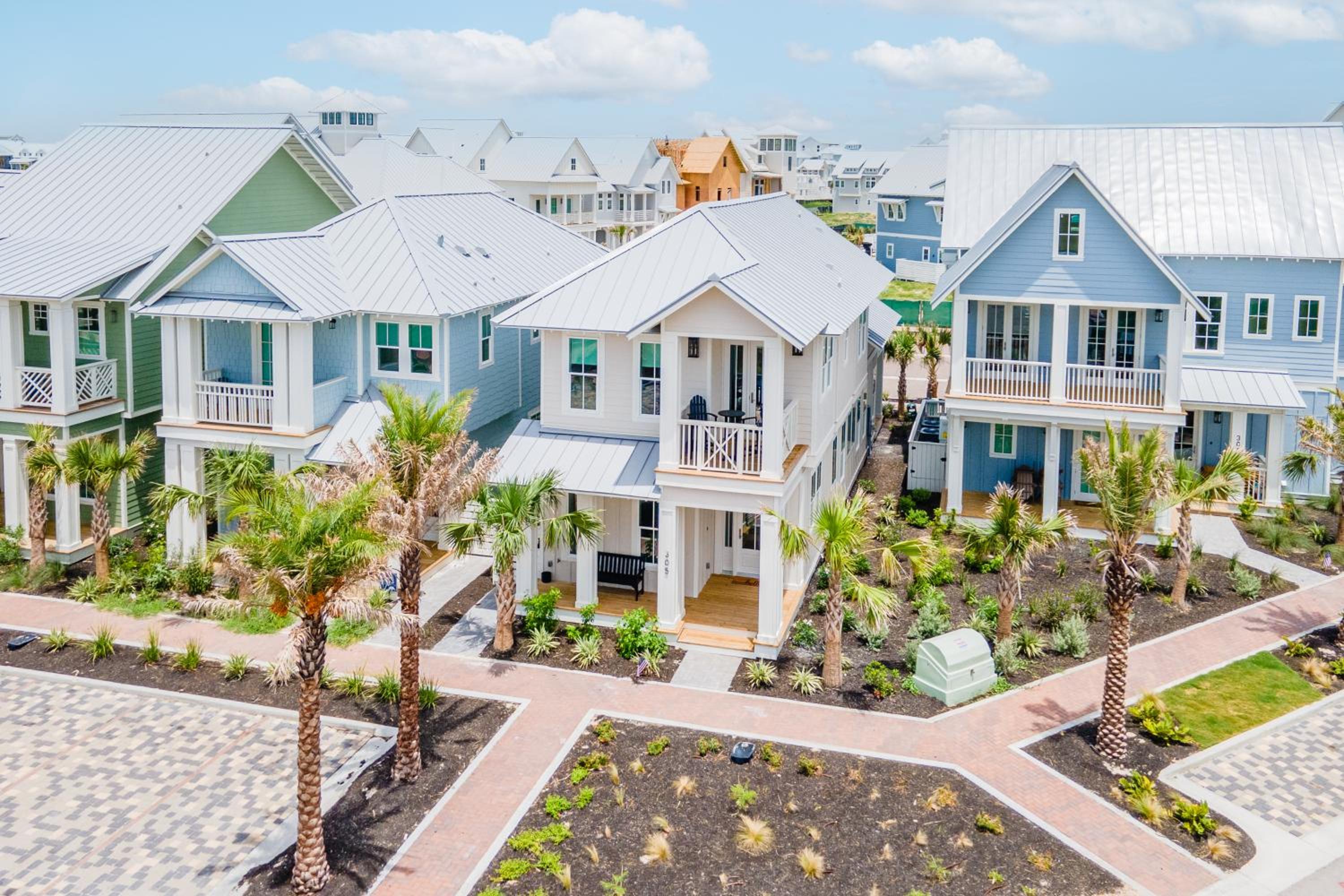 Serenity Shore 305 SOU view 4