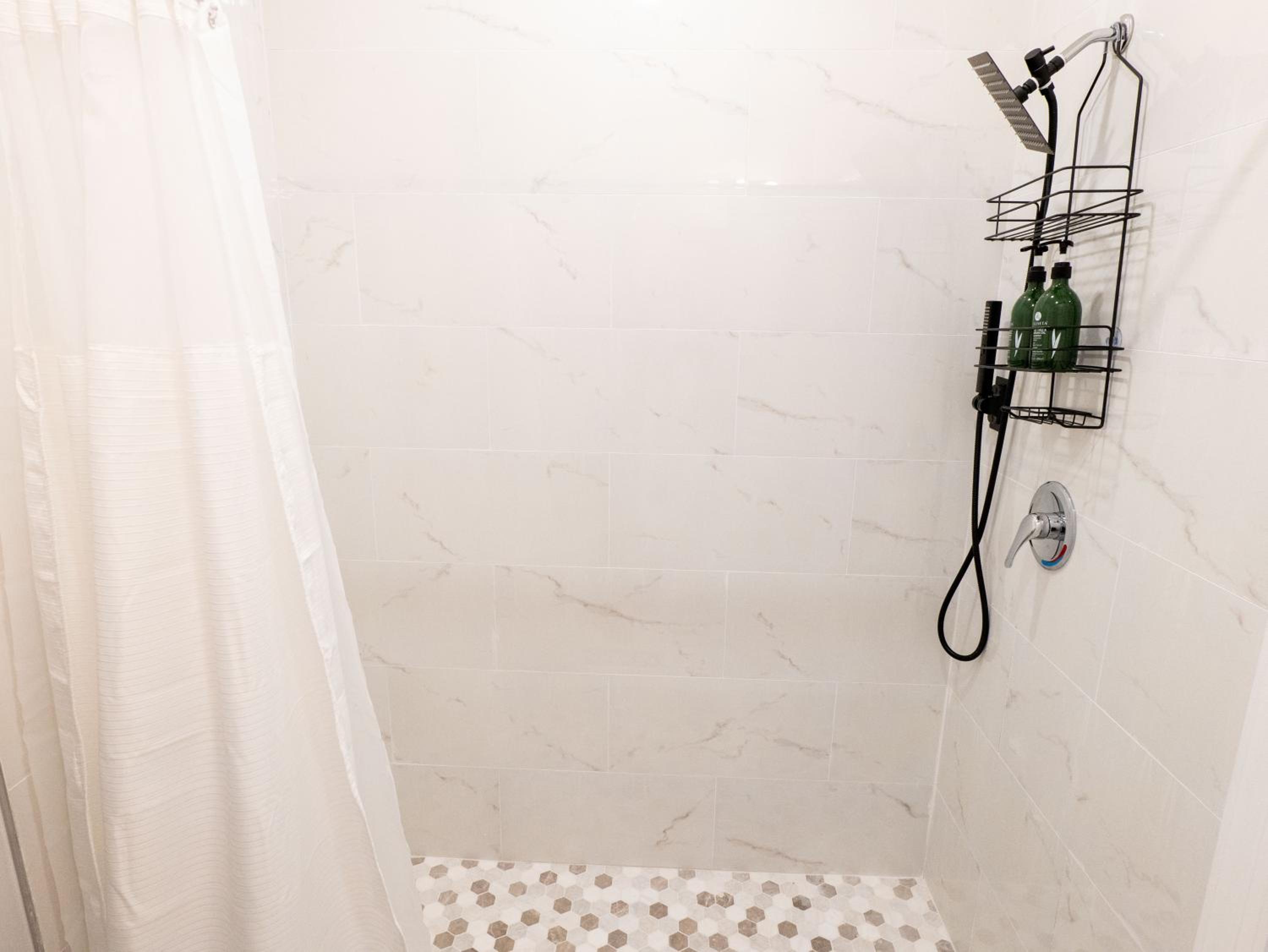 4 New Apts - 3 Bed Apt 1st Floor & 3 Bed Apt 2nd Floor - 1 Bed Studio Apt Ground Floor & 1 Bed Studio Apt Ground Floor near Penn Station EWR Airport Beth I, photo 30