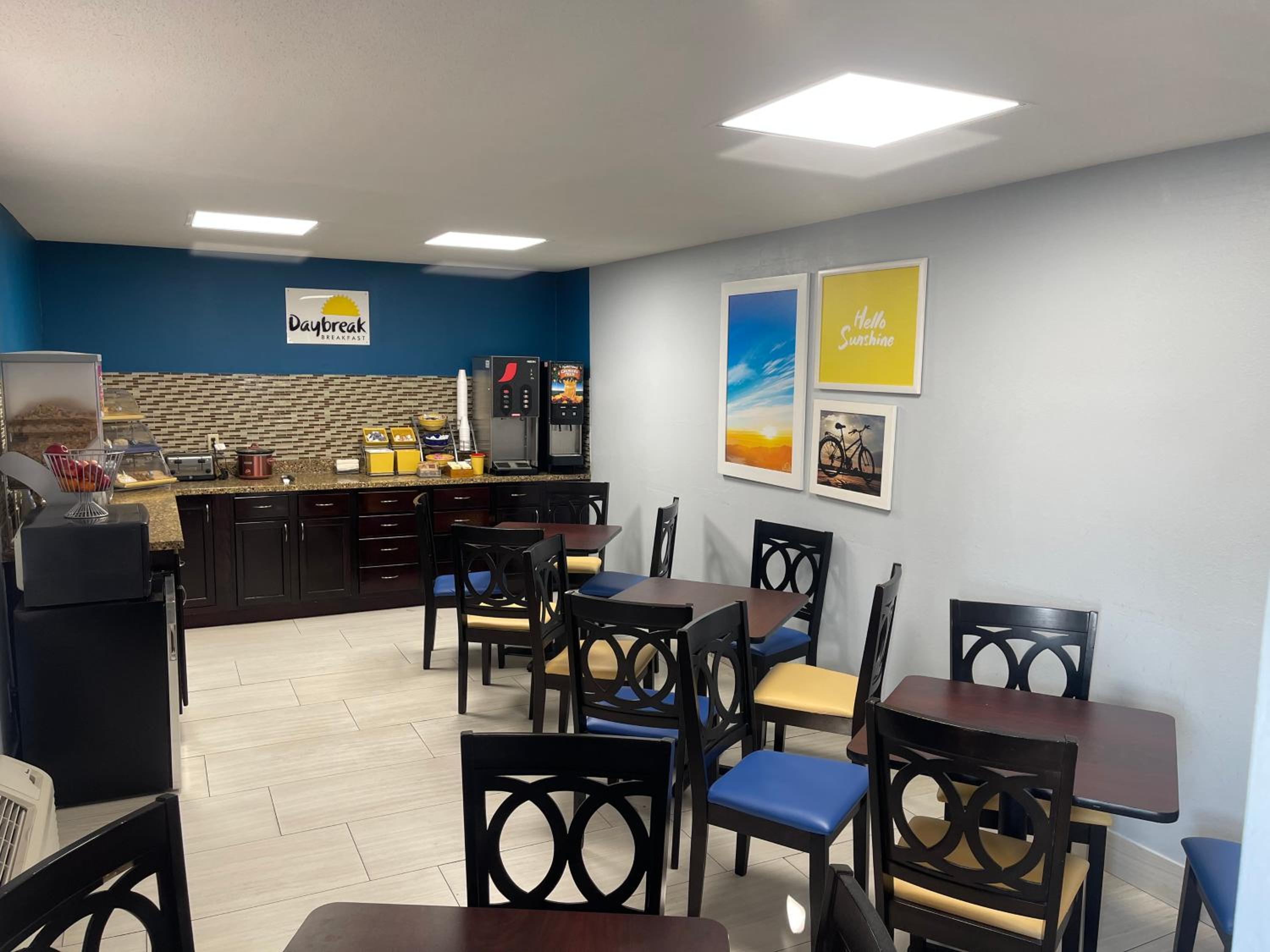 Muncie Vacations - Days Inn by Wyndham Muncie -Ball State University - Property Image 4