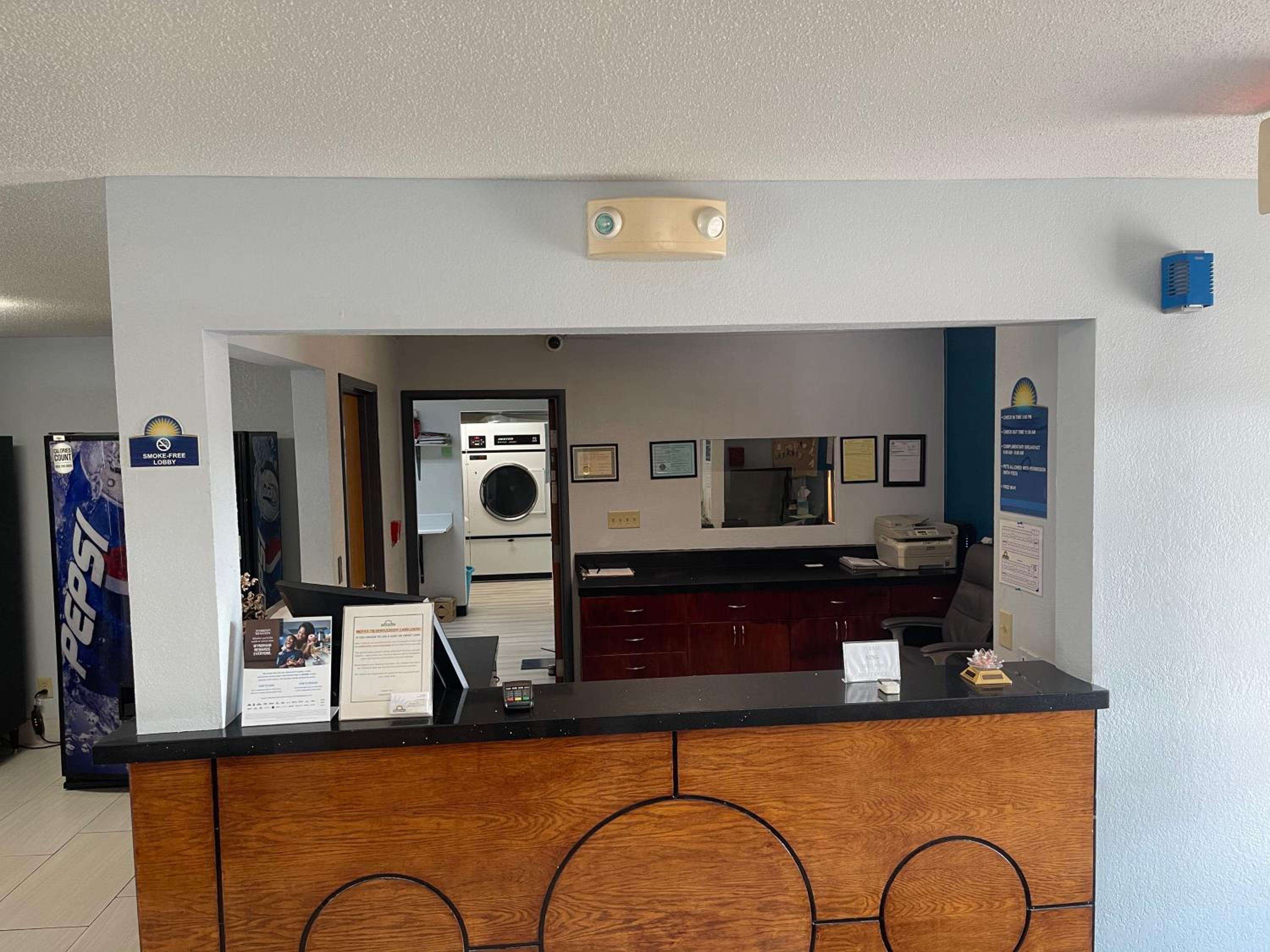 Muncie Vacations - Days Inn by Wyndham Muncie -Ball State University - Property Image 6