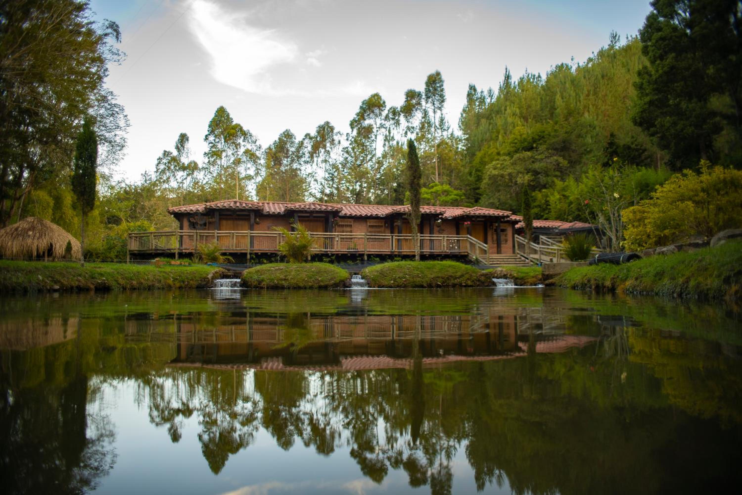 Refugio Natural - Guarne - Cabañas Ecológicas con Jacuzzi e hidromasaje