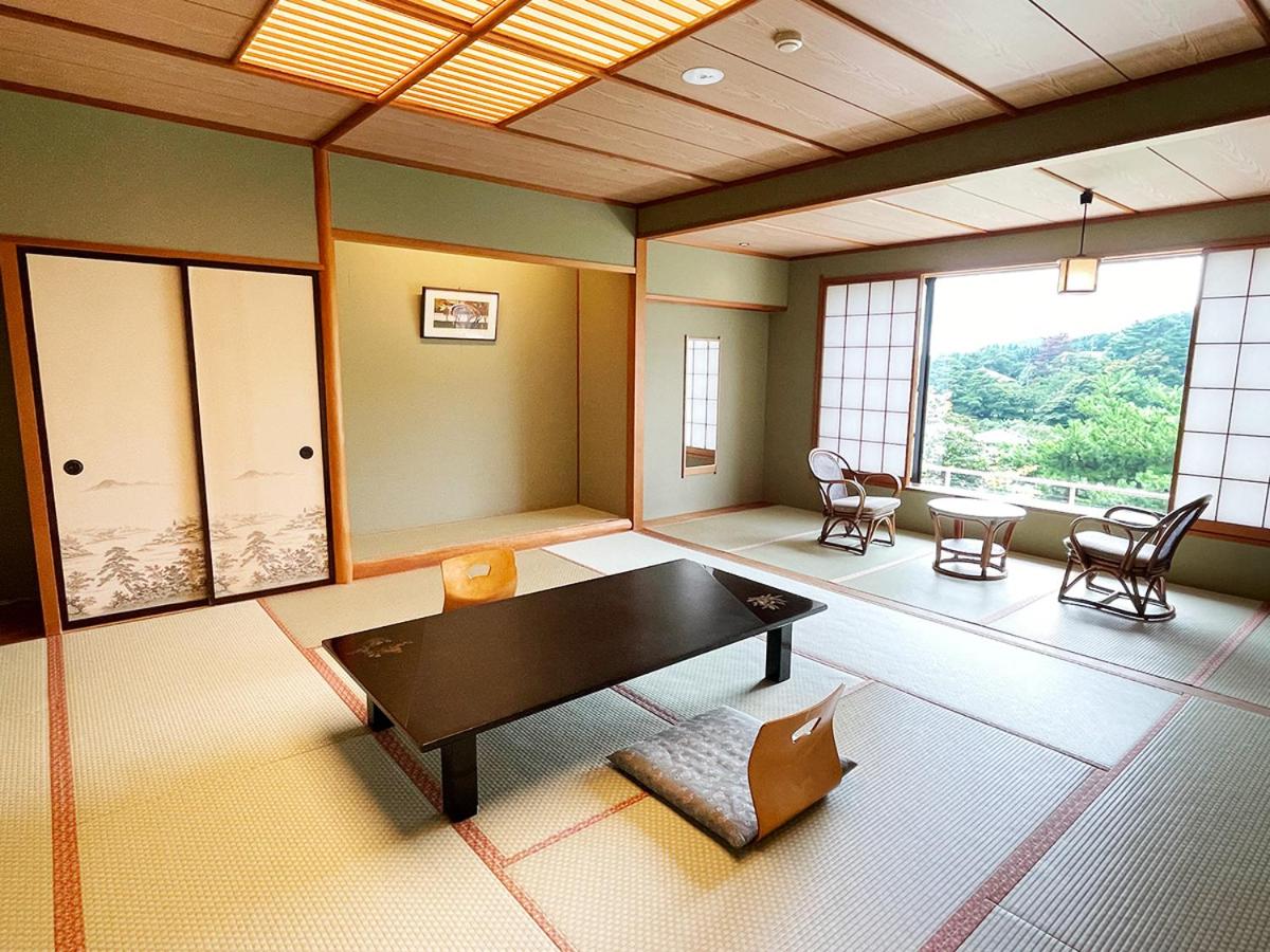 Kagamigaike Hekizantei view 2