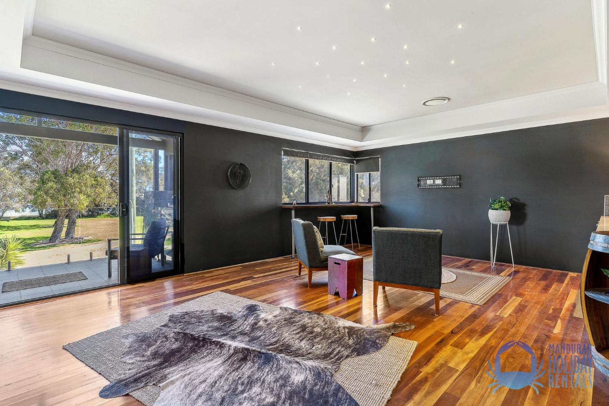 Soldiers Cove Luxury Retreat